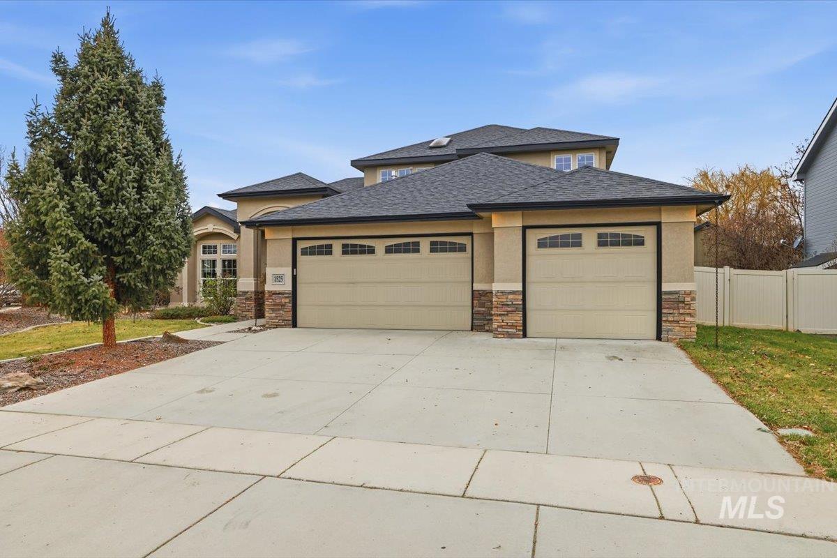 1525 S Herron Dr, Nampa, Idaho 83686, 4 Bedrooms, 2.5 Bathrooms, Residential For Sale, Price $534,900,MLS 98972369
