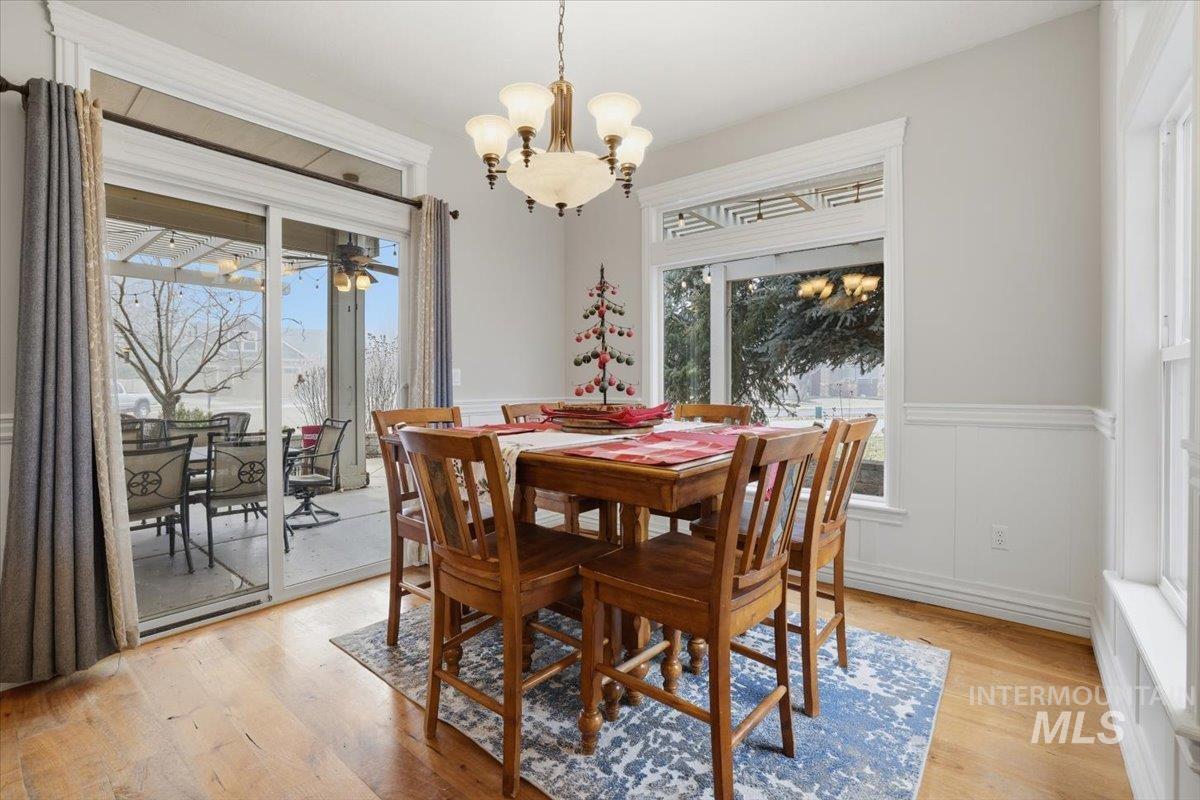 1525 S Herron Dr, Nampa, Idaho 83686, 4 Bedrooms, 2.5 Bathrooms, Residential For Sale, Price $534,900,MLS 98972369