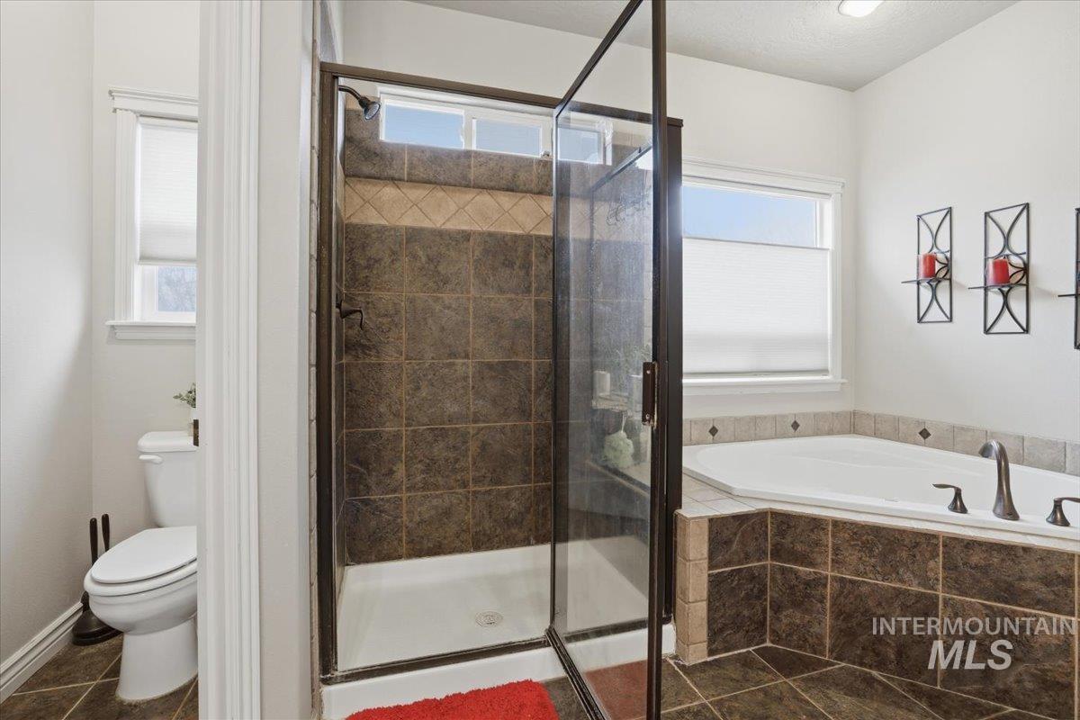 1525 S Herron Dr, Nampa, Idaho 83686, 4 Bedrooms, 2.5 Bathrooms, Residential For Sale, Price $534,900,MLS 98972369