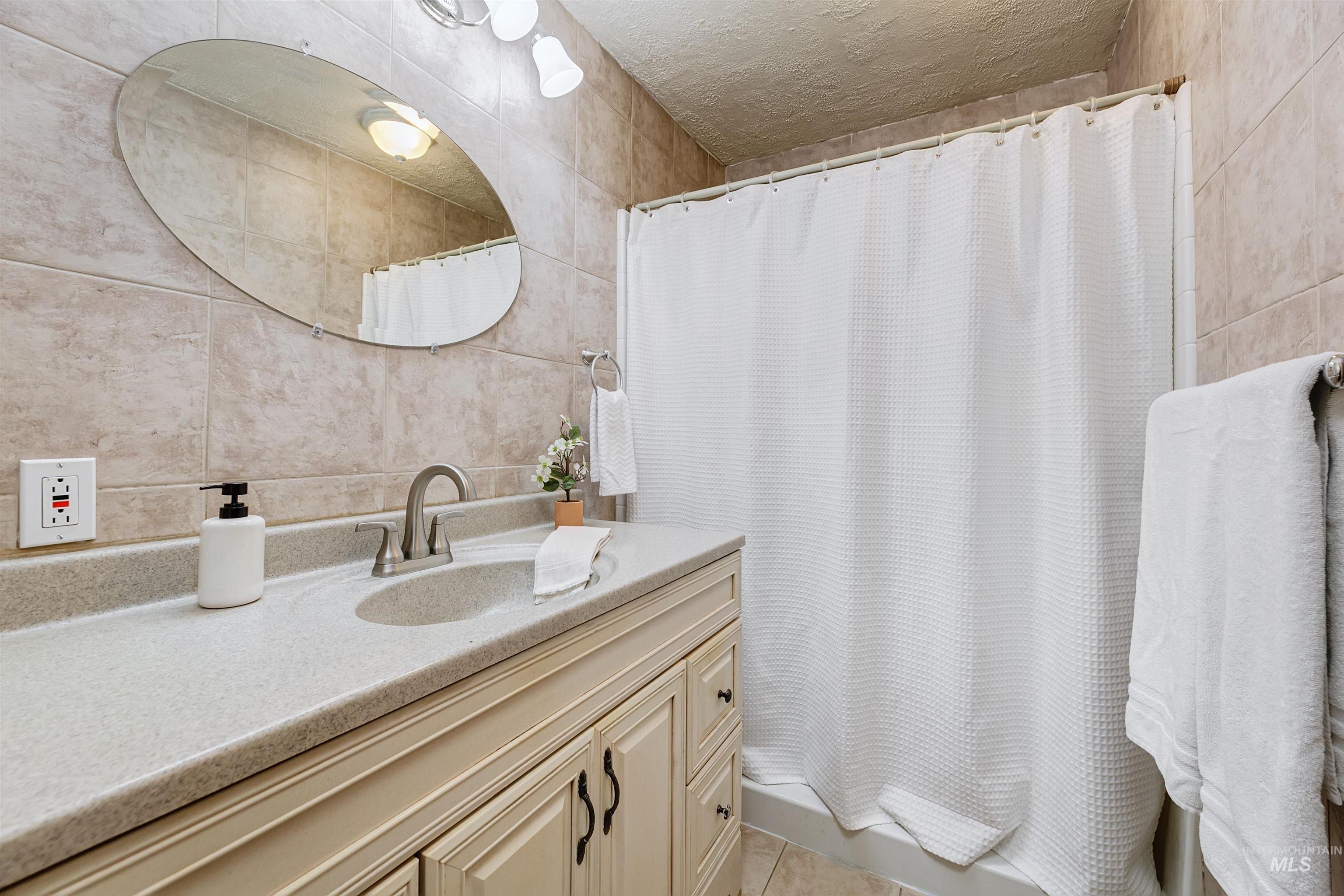 2248 E Sadie Dr, Eagle, Idaho 83616, 3 Bedrooms, 2 Bathrooms, Residential For Sale, Price $515,000,MLS 98972371