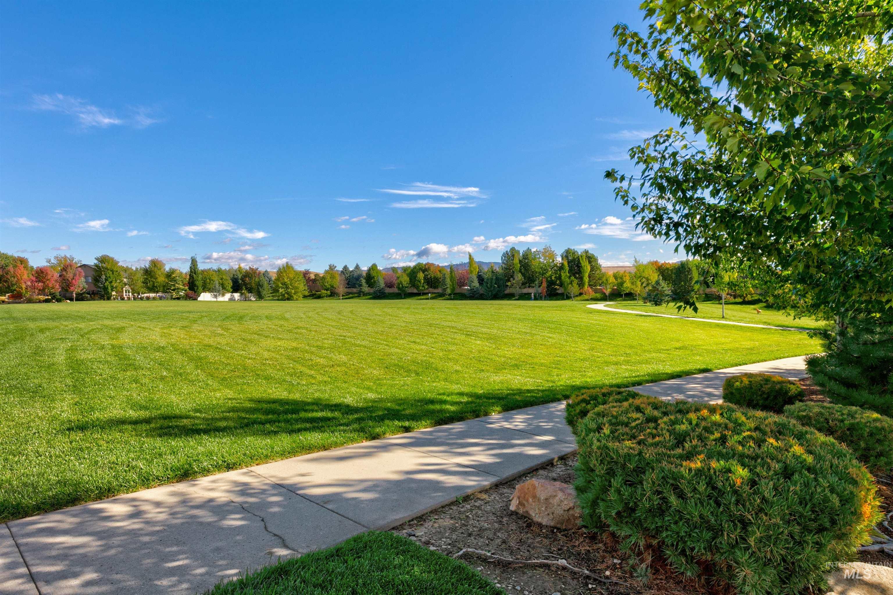 2248 E Sadie Dr, Eagle, Idaho 83616, 3 Bedrooms, 2 Bathrooms, Residential For Sale, Price $515,000,MLS 98972371