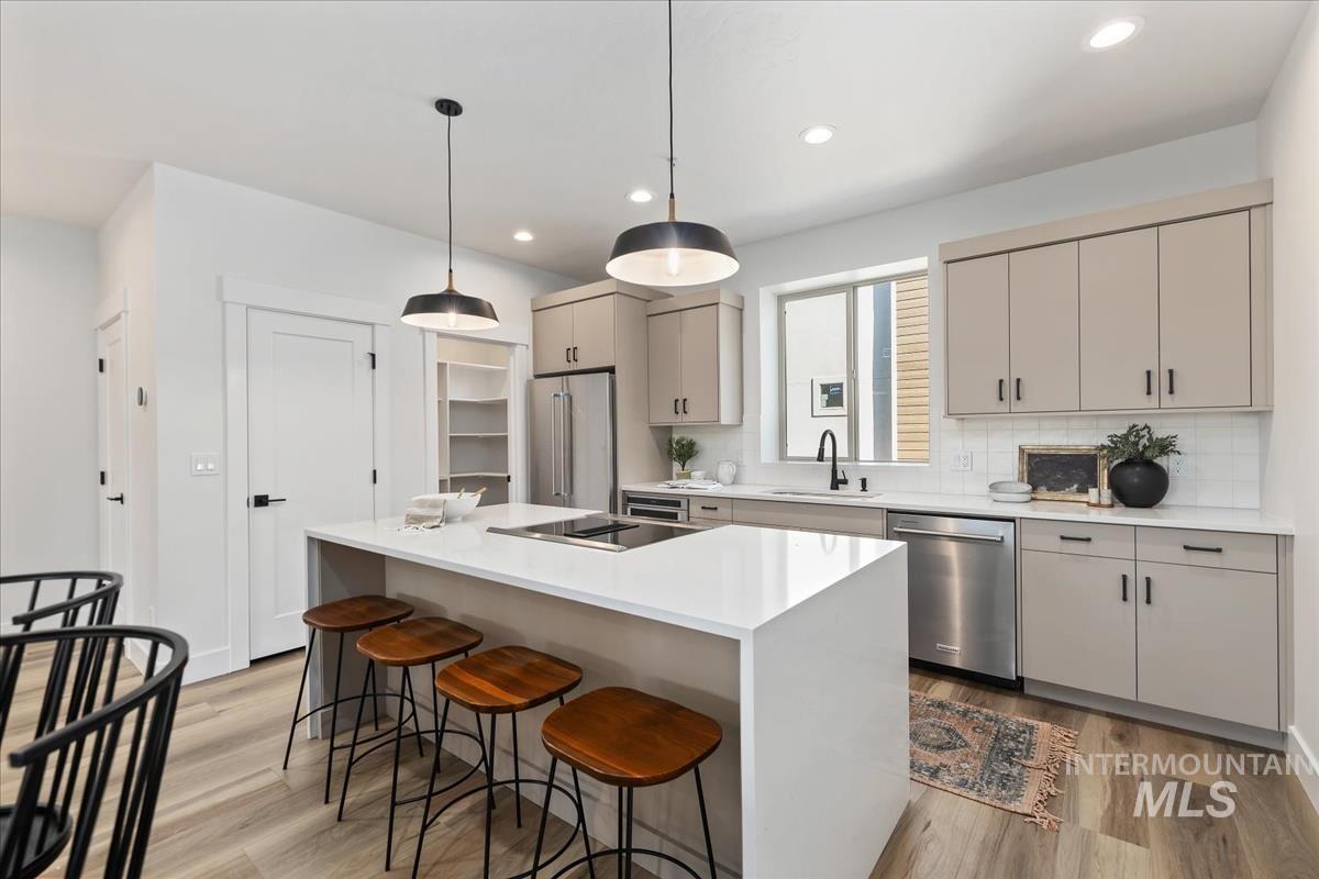 1709 S Rock View Ln, Boise, Idaho 83705, 3 Bedrooms, 3.5 Bathrooms, Residential For Sale, Price $496,880,MLS 98972372