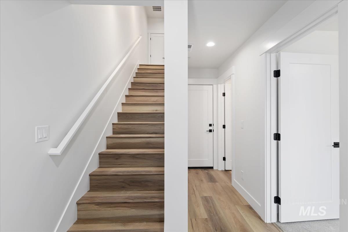 1709 S Rock View Ln, Boise, Idaho 83705, 3 Bedrooms, 3.5 Bathrooms, Residential For Sale, Price $496,880,MLS 98972372