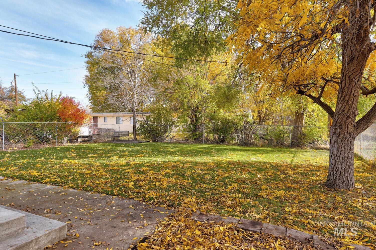 390 N. Cleveland, Kuna, Idaho 83634, 3 Bedrooms, 1 Bathroom, Residential For Sale, Price $335,000,MLS 98972373