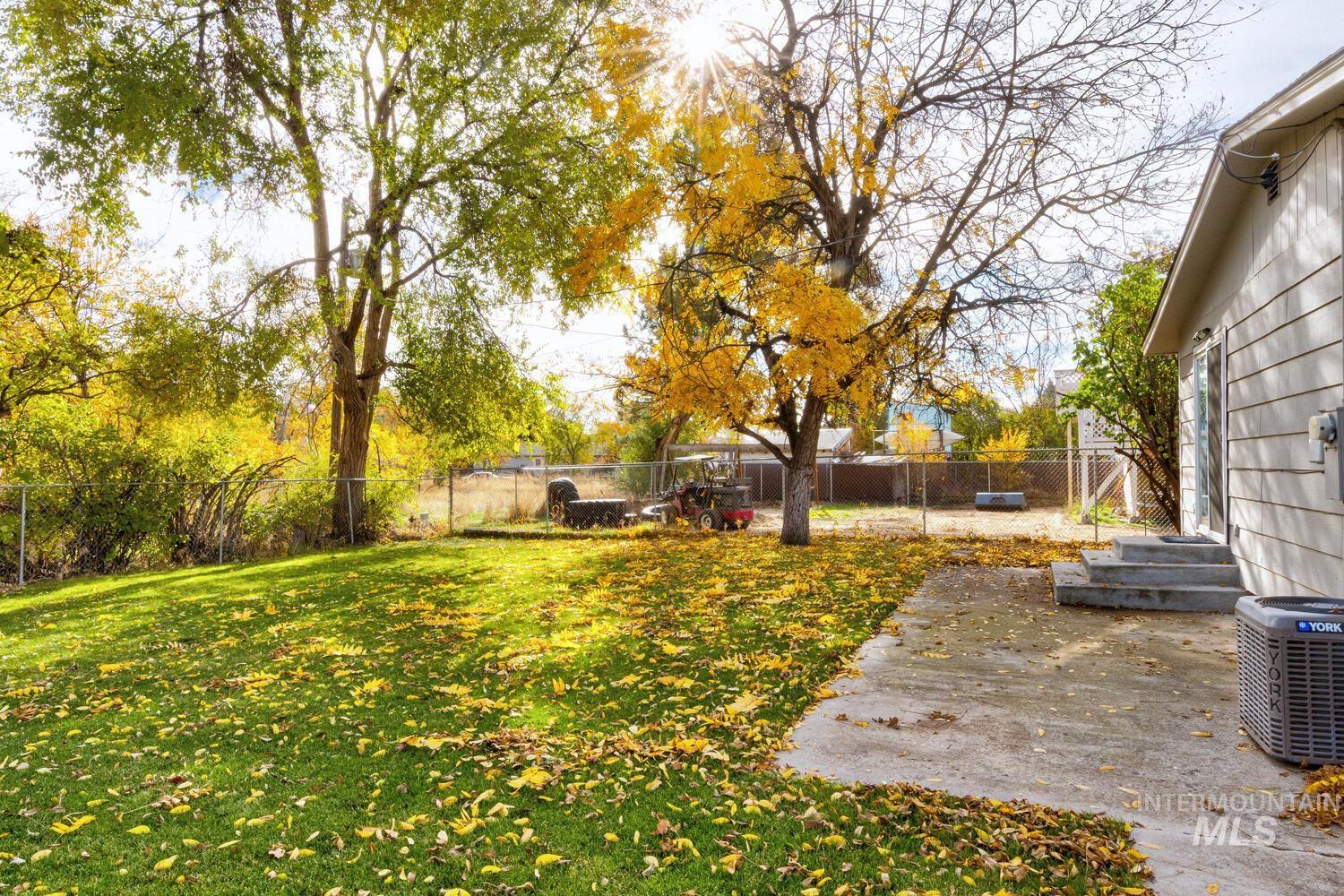 390 N. Cleveland, Kuna, Idaho 83634, 3 Bedrooms, 1 Bathroom, Residential For Sale, Price $335,000,MLS 98972373