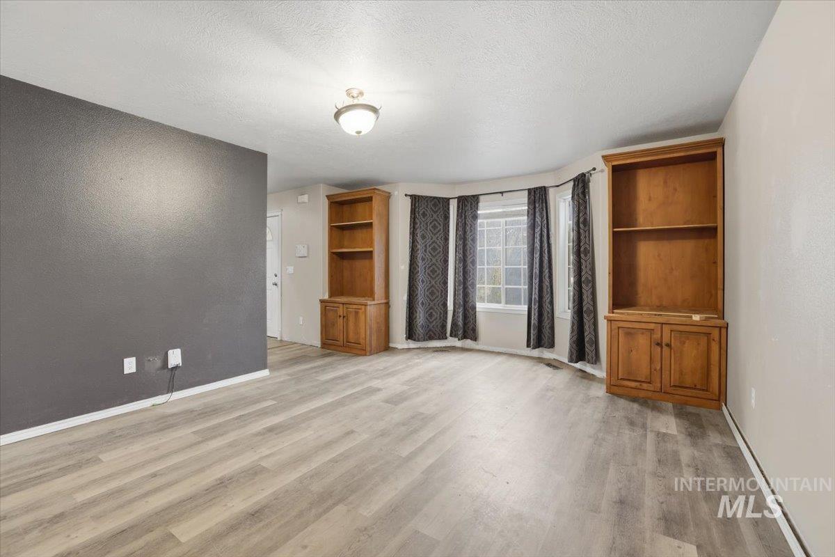 1826 W Camelot Dr, Nampa, Idaho 83651, 5 Bedrooms, 2.5 Bathrooms, Residential For Sale, Price $395,000,MLS 98972376