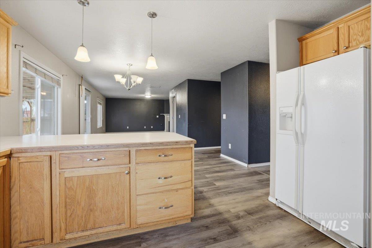 1826 W Camelot Dr, Nampa, Idaho 83651, 5 Bedrooms, 2.5 Bathrooms, Residential For Sale, Price $395,000,MLS 98972376