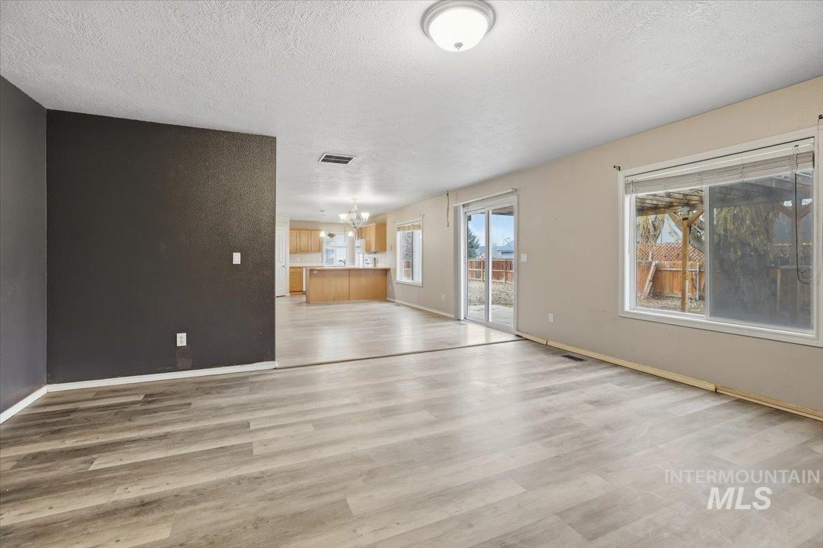 1826 W Camelot Dr, Nampa, Idaho 83651, 5 Bedrooms, 2.5 Bathrooms, Residential For Sale, Price $395,000,MLS 98972376