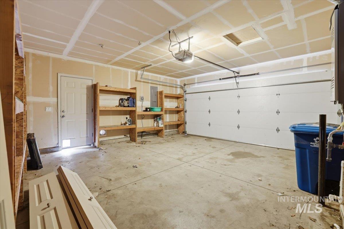 1826 W Camelot Dr, Nampa, Idaho 83651, 5 Bedrooms, 2.5 Bathrooms, Residential For Sale, Price $395,000,MLS 98972376