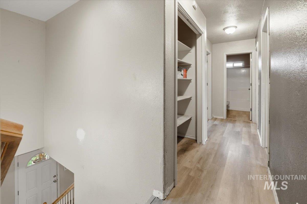 1826 W Camelot Dr, Nampa, Idaho 83651, 5 Bedrooms, 2.5 Bathrooms, Residential For Sale, Price $395,000,MLS 98972376