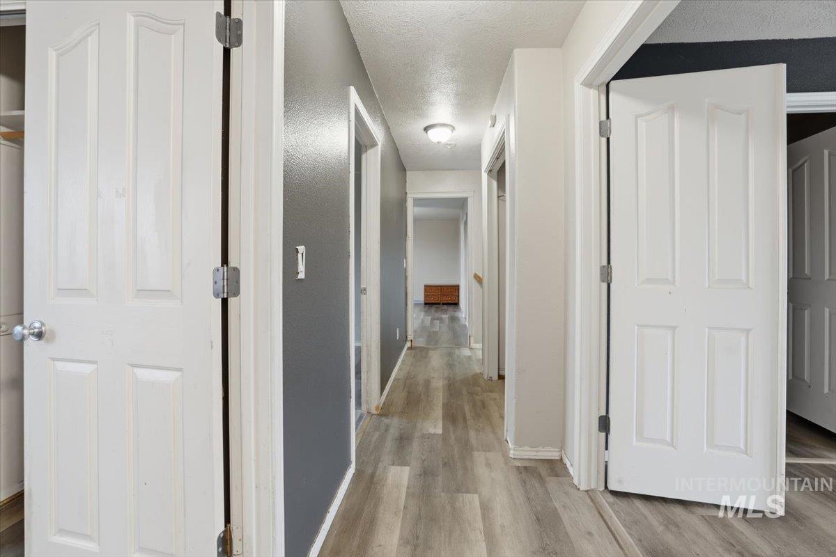 1826 W Camelot Dr, Nampa, Idaho 83651, 5 Bedrooms, 2.5 Bathrooms, Residential For Sale, Price $395,000,MLS 98972376