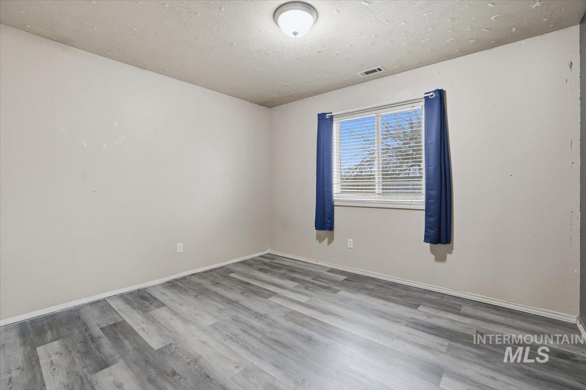 1826 W Camelot Dr, Nampa, Idaho 83651, 5 Bedrooms, 2.5 Bathrooms, Residential For Sale, Price $395,000,MLS 98972376