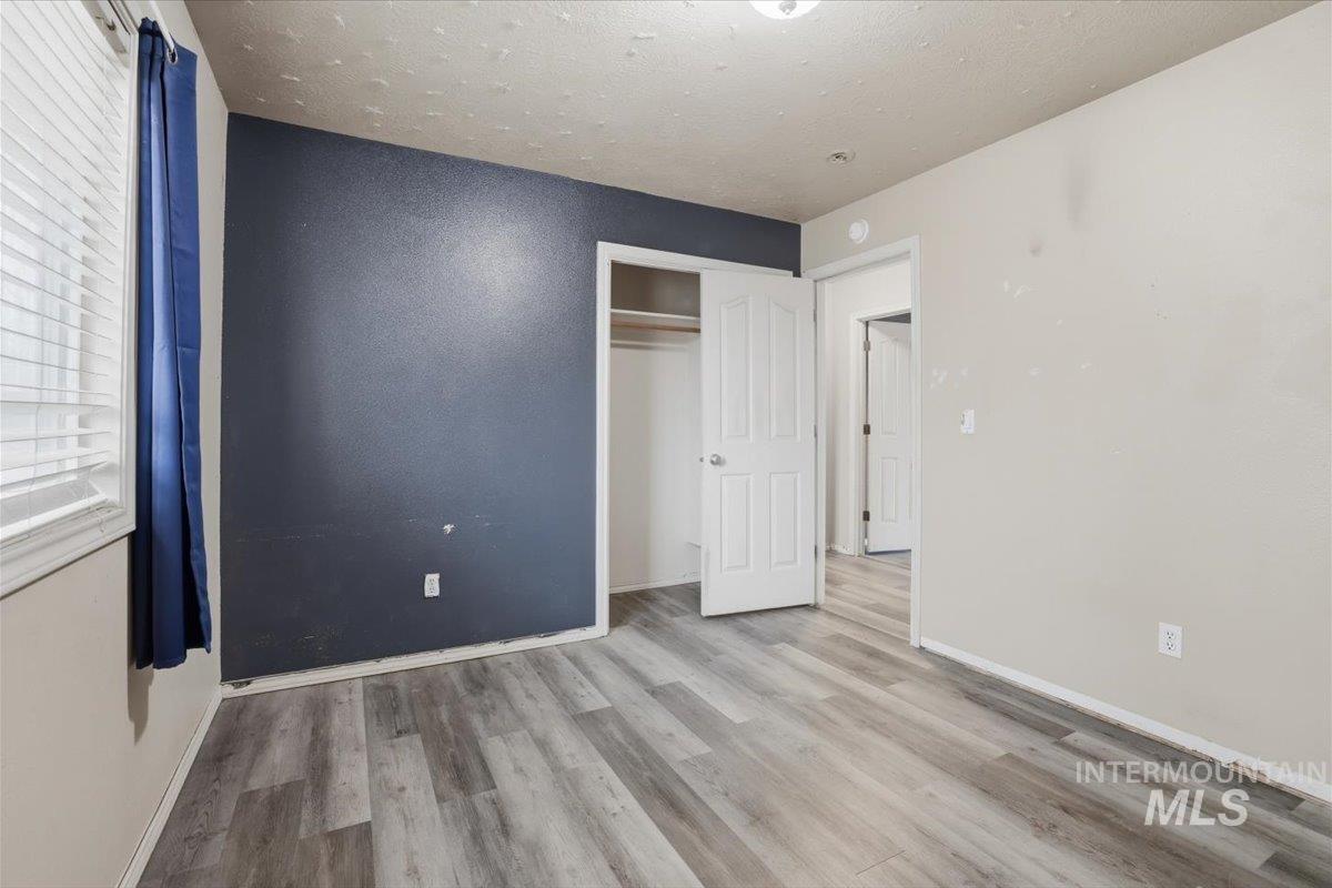 1826 W Camelot Dr, Nampa, Idaho 83651, 5 Bedrooms, 2.5 Bathrooms, Residential For Sale, Price $395,000,MLS 98972376