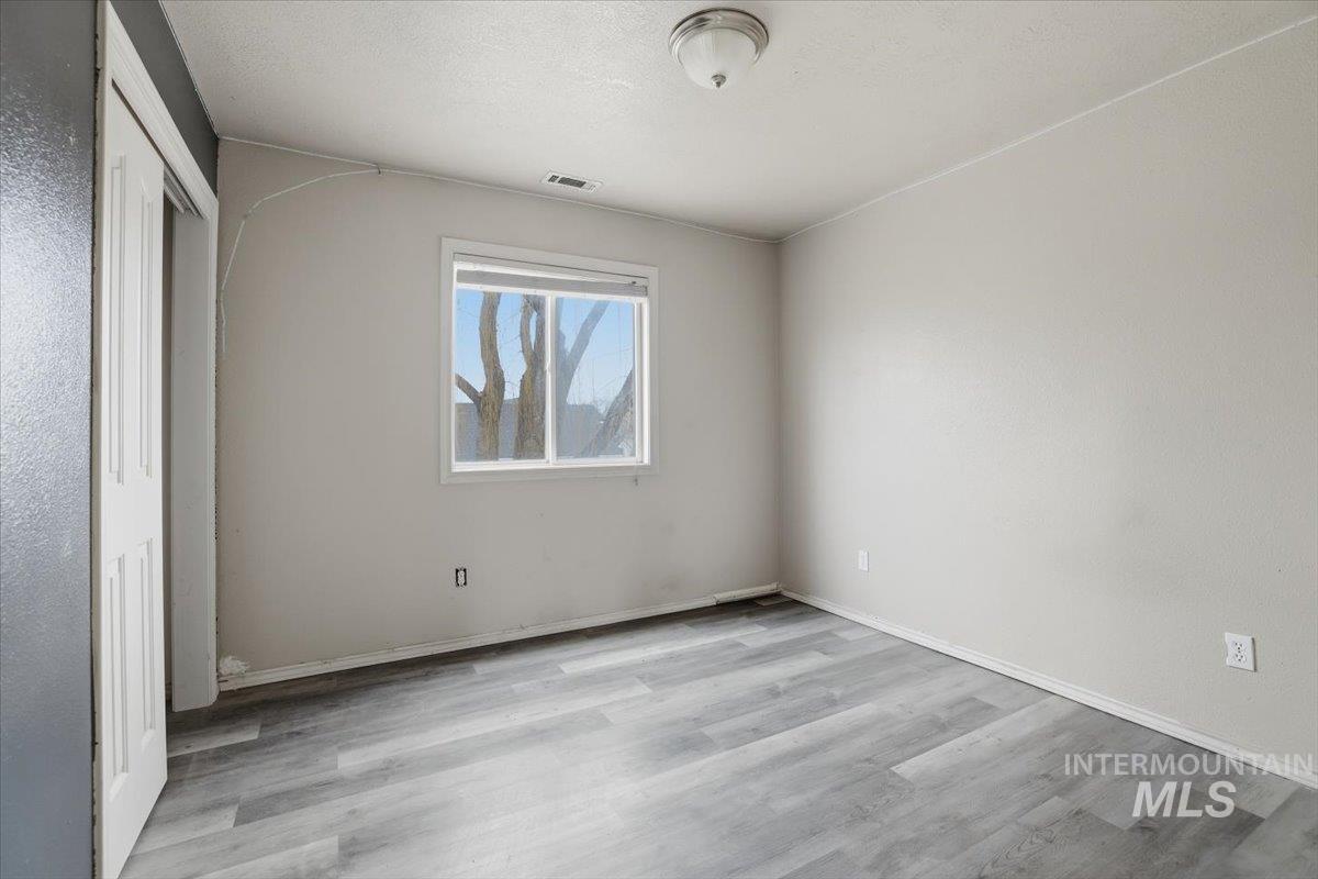 1826 W Camelot Dr, Nampa, Idaho 83651, 5 Bedrooms, 2.5 Bathrooms, Residential For Sale, Price $395,000,MLS 98972376