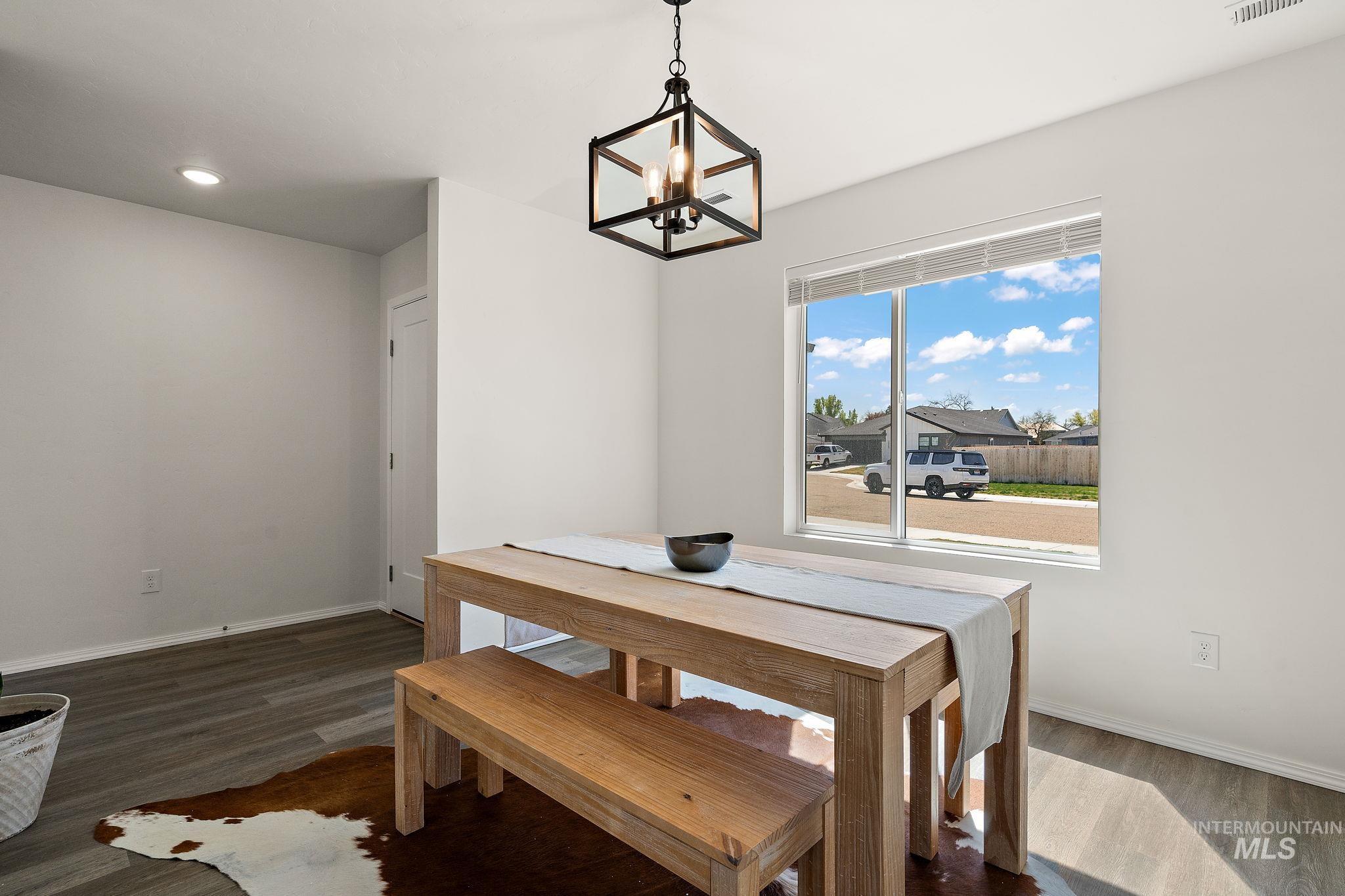 13556 Pierce Ct, Caldwell, Idaho 83607, 3 Bedrooms, 2 Bathrooms, Residential For Sale, Price $374,990,MLS 98972377