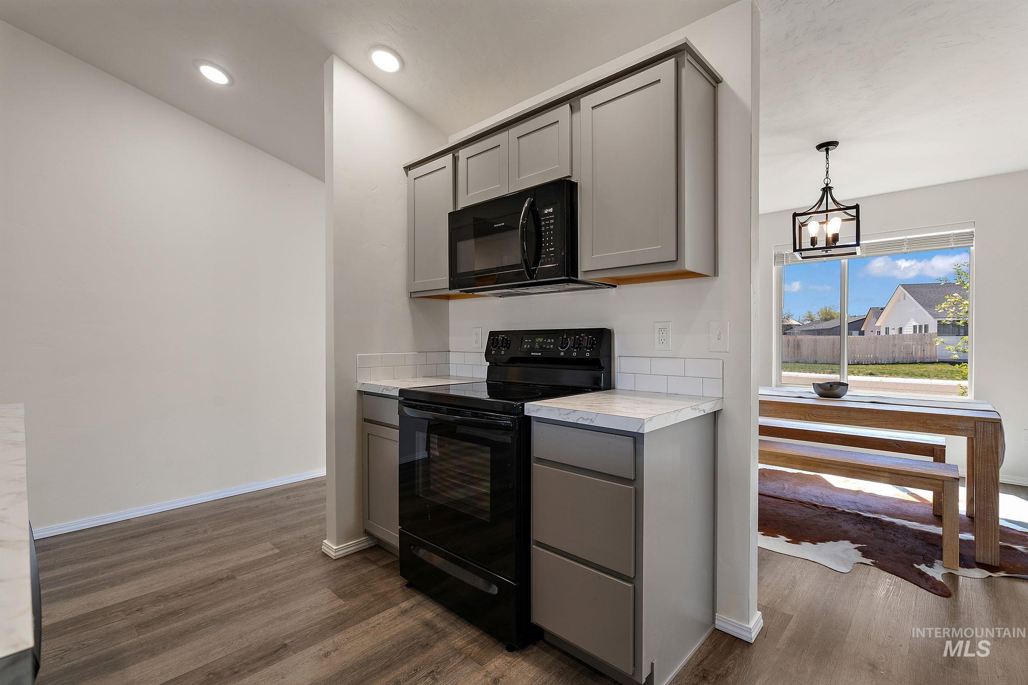 13556 Pierce Ct, Caldwell, Idaho 83607, 3 Bedrooms, 2 Bathrooms, Residential For Sale, Price $374,990,MLS 98972377