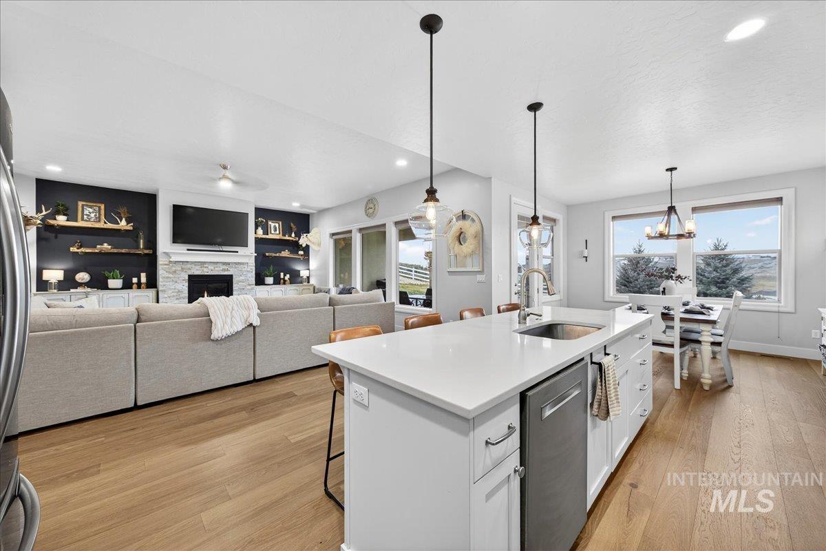 24813 Valley Run Place, Star, Idaho 83669, 3 Bedrooms, 2 Bathrooms, Residential For Sale, Price $839,000,MLS 98972379