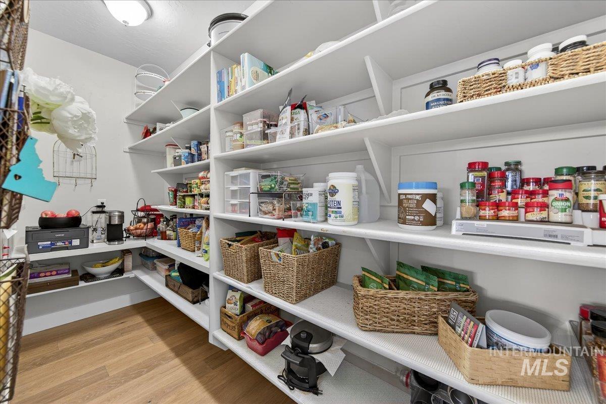 24813 Valley Run Place, Star, Idaho 83669, 3 Bedrooms, 2 Bathrooms, Residential For Sale, Price $839,000,MLS 98972379