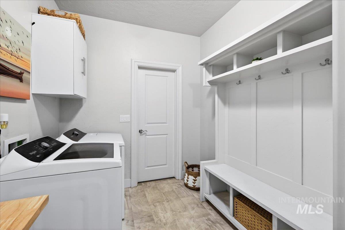 24813 Valley Run Place, Star, Idaho 83669, 3 Bedrooms, 2 Bathrooms, Residential For Sale, Price $839,000,MLS 98972379