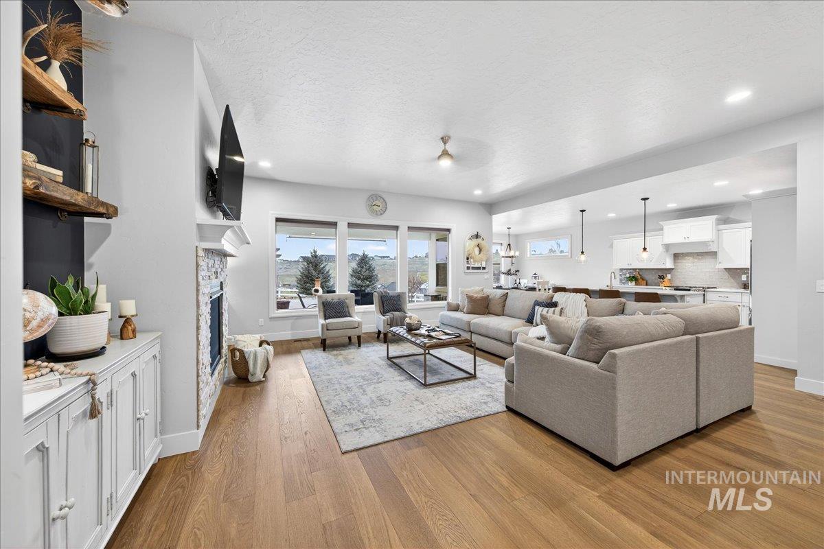 24813 Valley Run Place, Star, Idaho 83669, 3 Bedrooms, 2 Bathrooms, Residential For Sale, Price $839,000,MLS 98972379