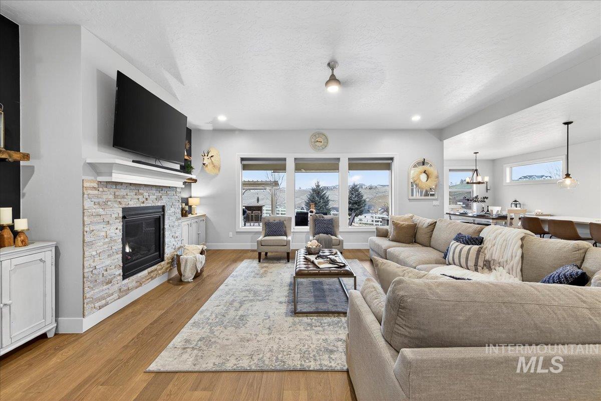 24813 Valley Run Place, Star, Idaho 83669, 3 Bedrooms, 2 Bathrooms, Residential For Sale, Price $839,000,MLS 98972379