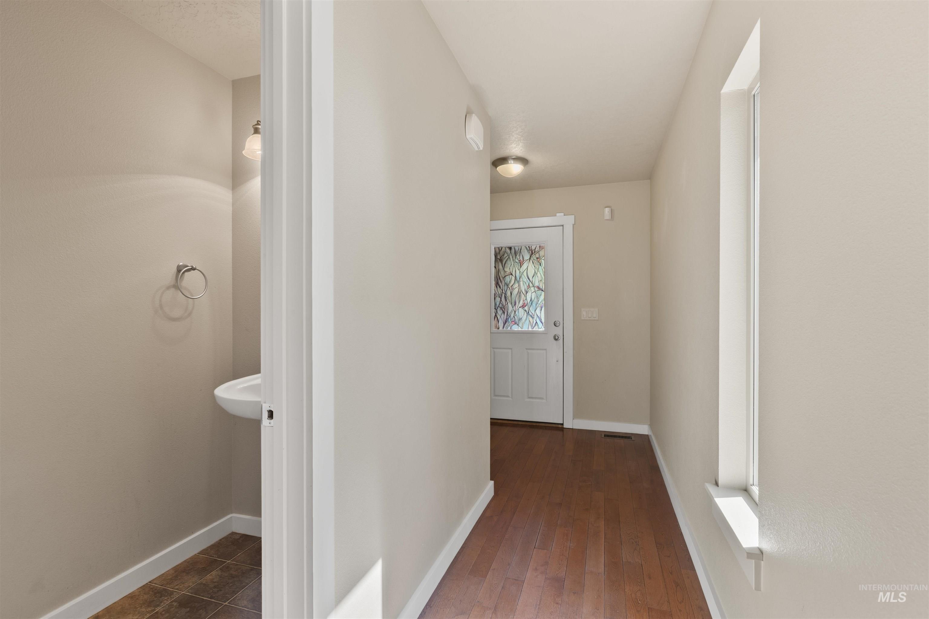 2209 S Amy, Boise, Idaho 83702, 3 Bedrooms, 2.5 Bathrooms, Residential For Sale, Price $480,000,MLS 98972380