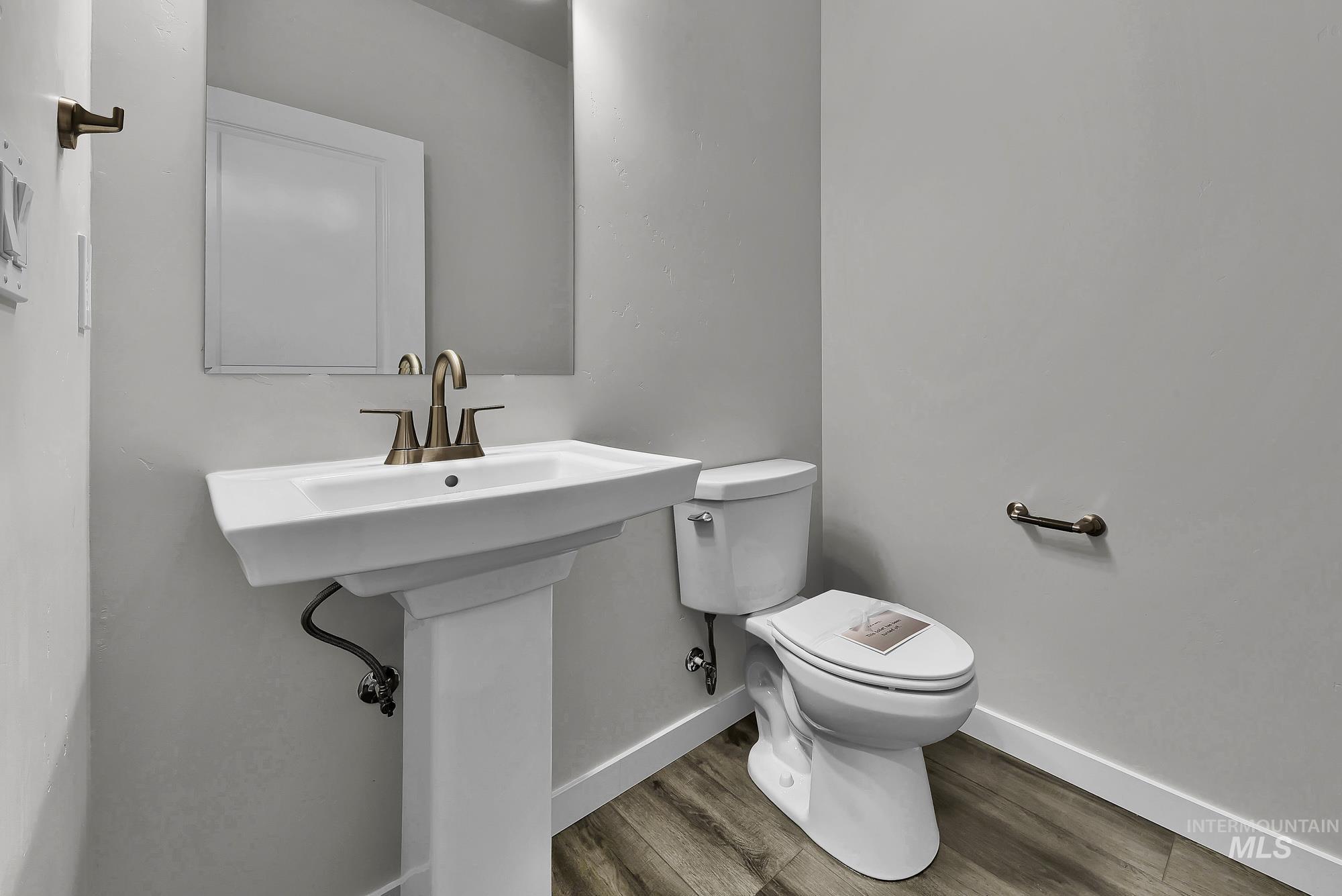 389 N Fritts Ave, Meridian, Idaho 83642, 3 Bedrooms, 2.5 Bathrooms, Residential For Sale, Price $407,900,MLS 98972383