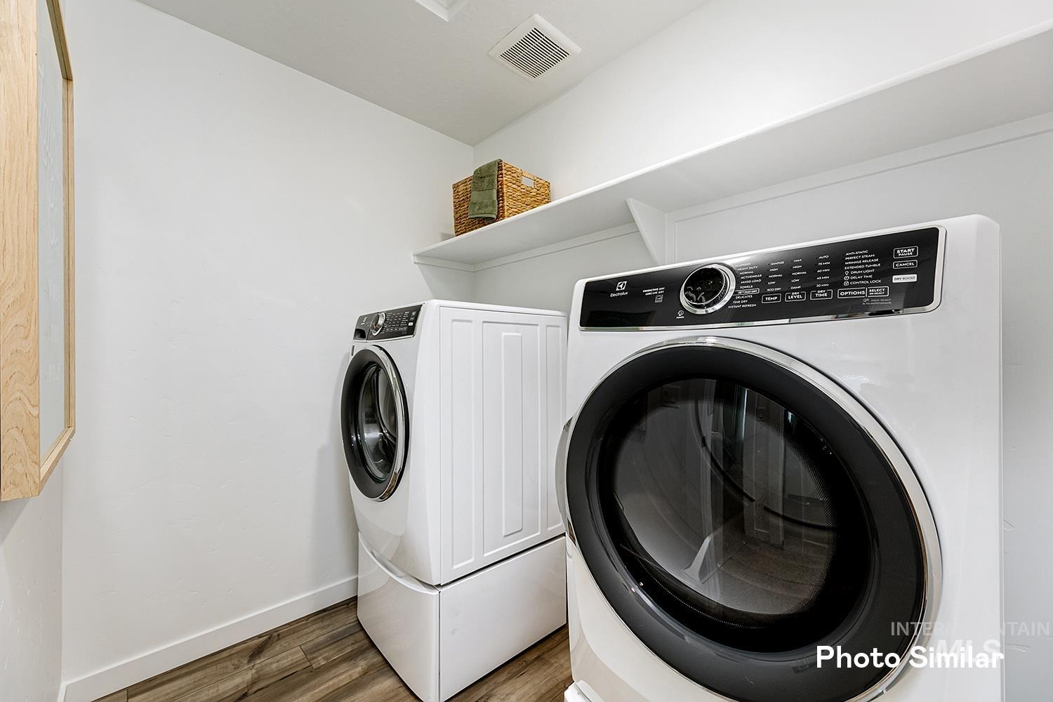 9047 W Inspirado St, Meridian, Idaho 83646, 3 Bedrooms, 2.5 Bathrooms, Residential For Sale, Price $475,400,MLS 98972386