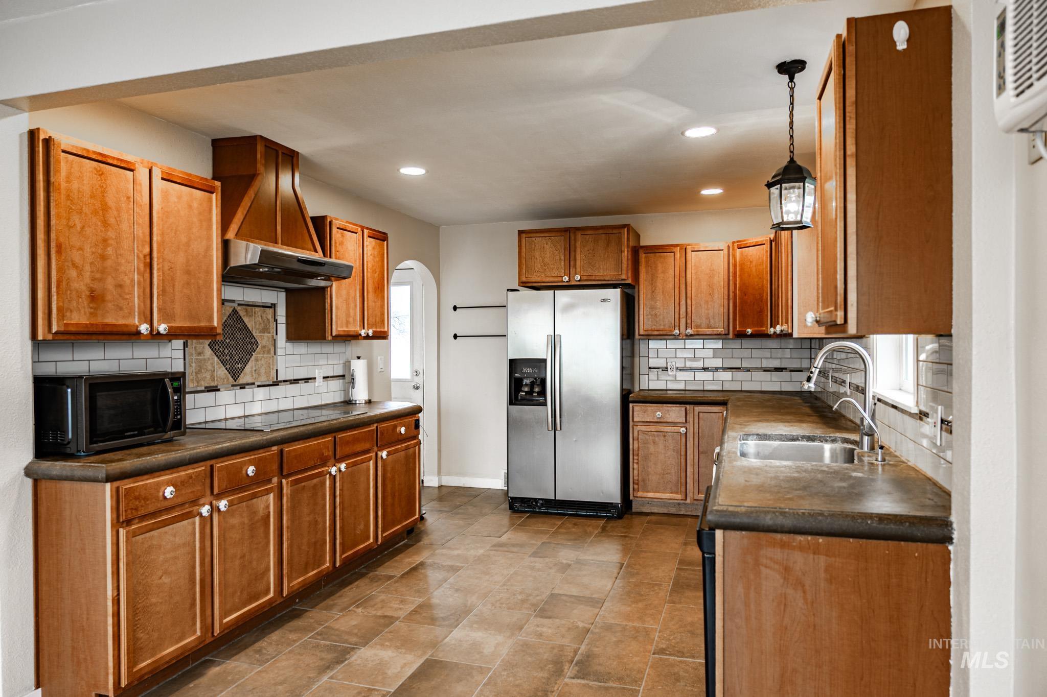 1052 Enterprise Ave., Nyssa, Oregon 97913, 4 Bedrooms, 2 Bathrooms, Residential For Sale, Price $476,999,MLS 98972387