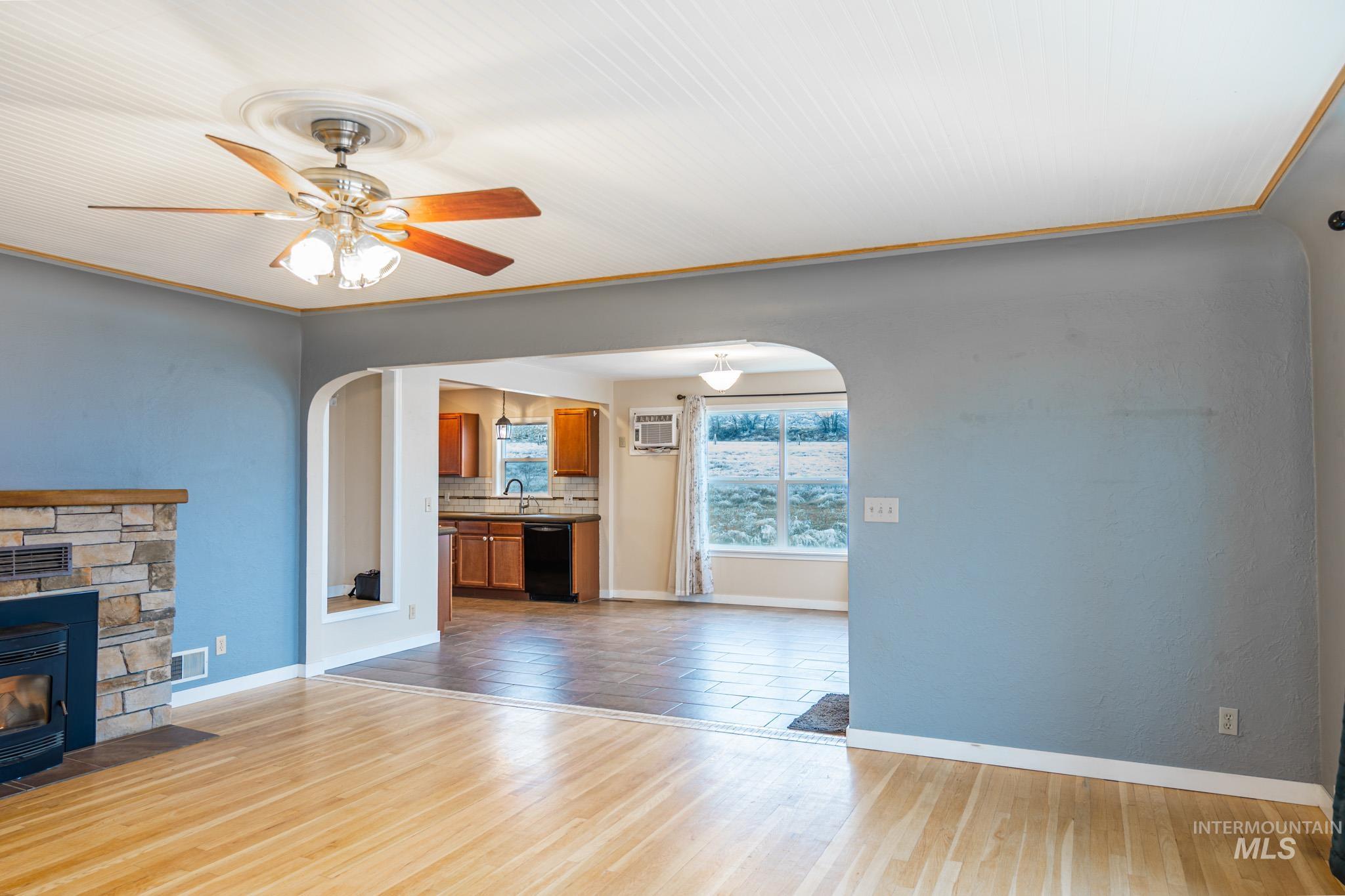 1052 Enterprise Ave., Nyssa, Oregon 97913, 4 Bedrooms, 2 Bathrooms, Residential For Sale, Price $476,999,MLS 98972387