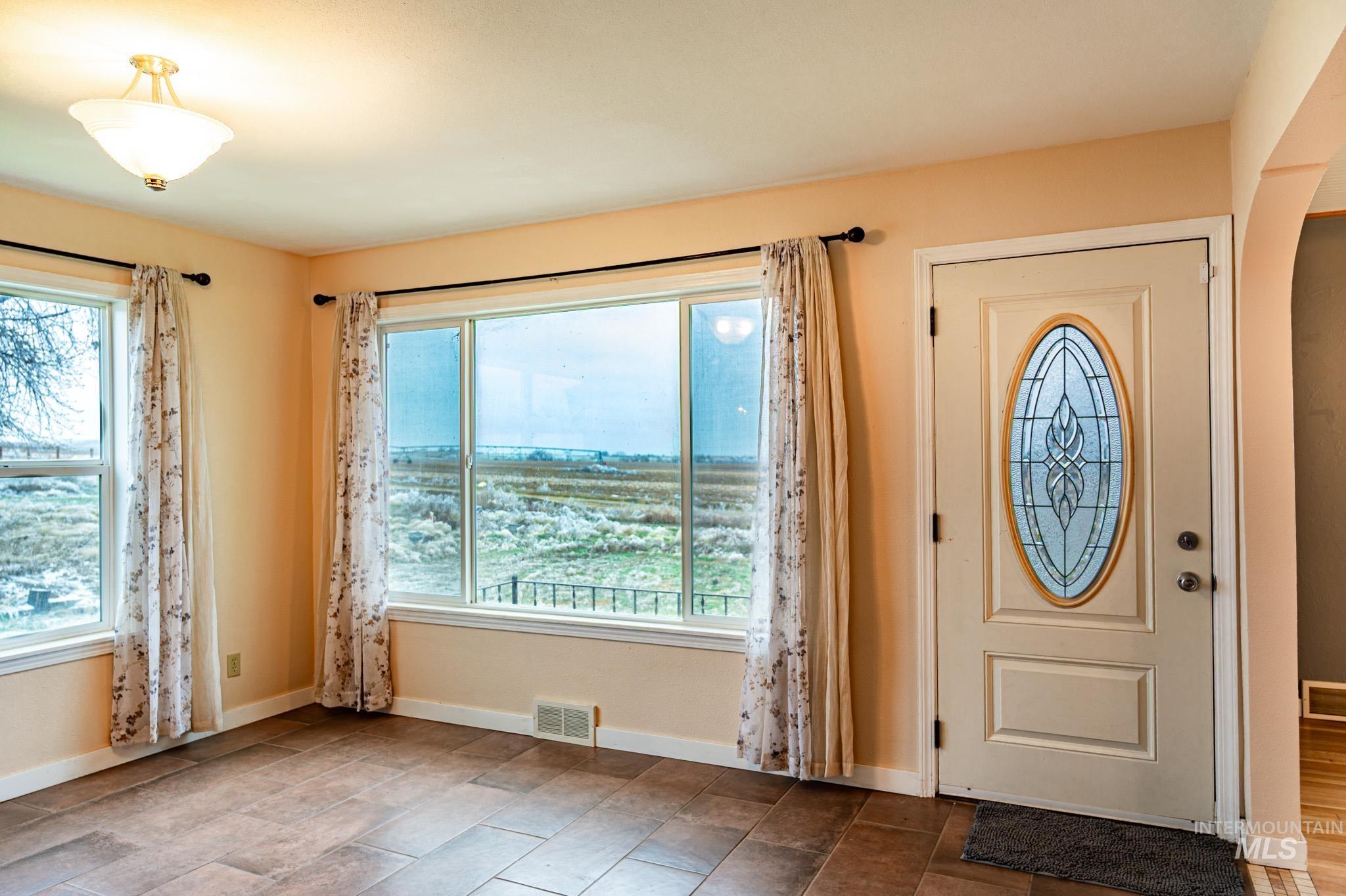 1052 Enterprise Ave., Nyssa, Oregon 97913, 4 Bedrooms, 2 Bathrooms, Residential For Sale, Price $476,999,MLS 98972387