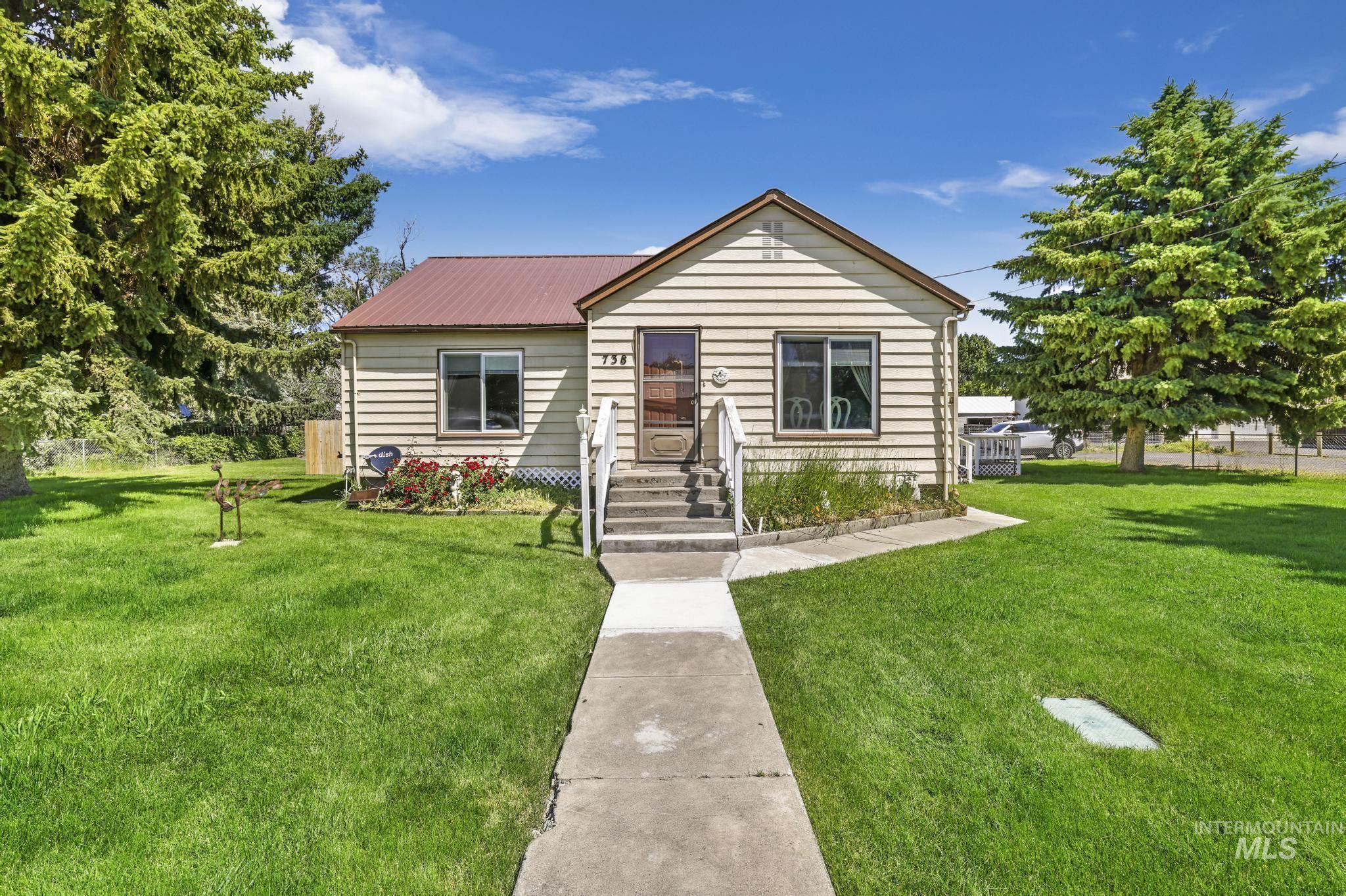 738 3rd Avenue East, Gooding, Idaho 83330, 3 Bedrooms, 2 Bathrooms, Residential For Sale, Price $309,990,MLS 98972389