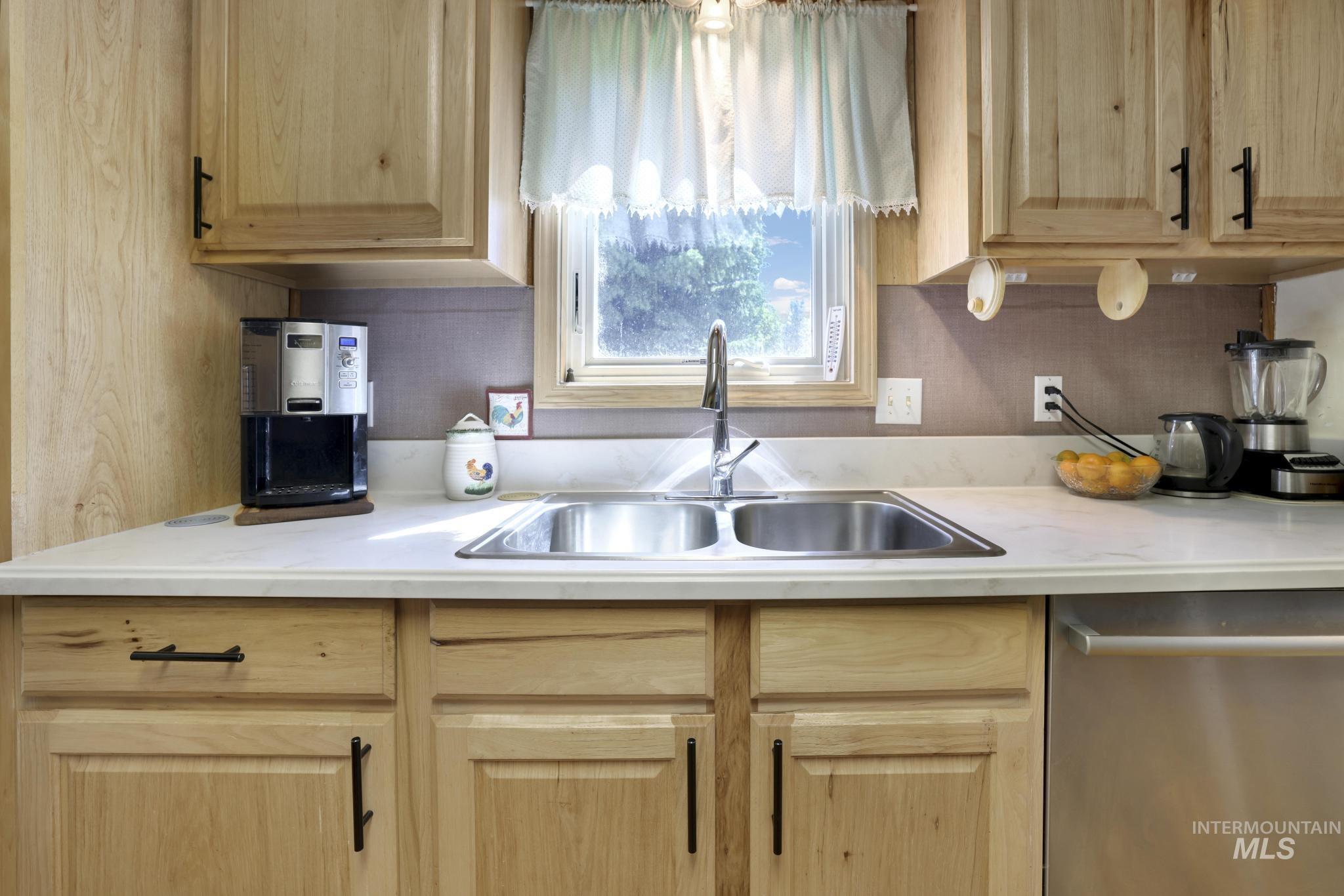 738 3rd Avenue East, Gooding, Idaho 83330, 3 Bedrooms, 2 Bathrooms, Residential For Sale, Price $309,990,MLS 98972389