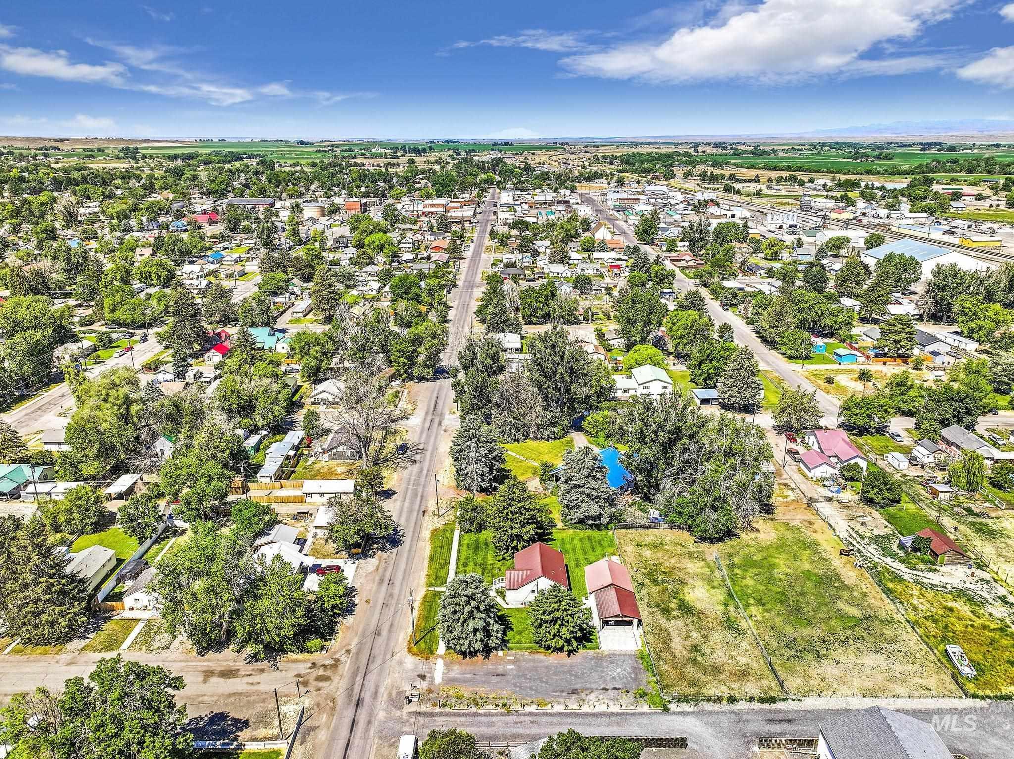 738 3rd Avenue East, Gooding, Idaho 83330, 3 Bedrooms, 2 Bathrooms, Residential For Sale, Price $309,990,MLS 98972389