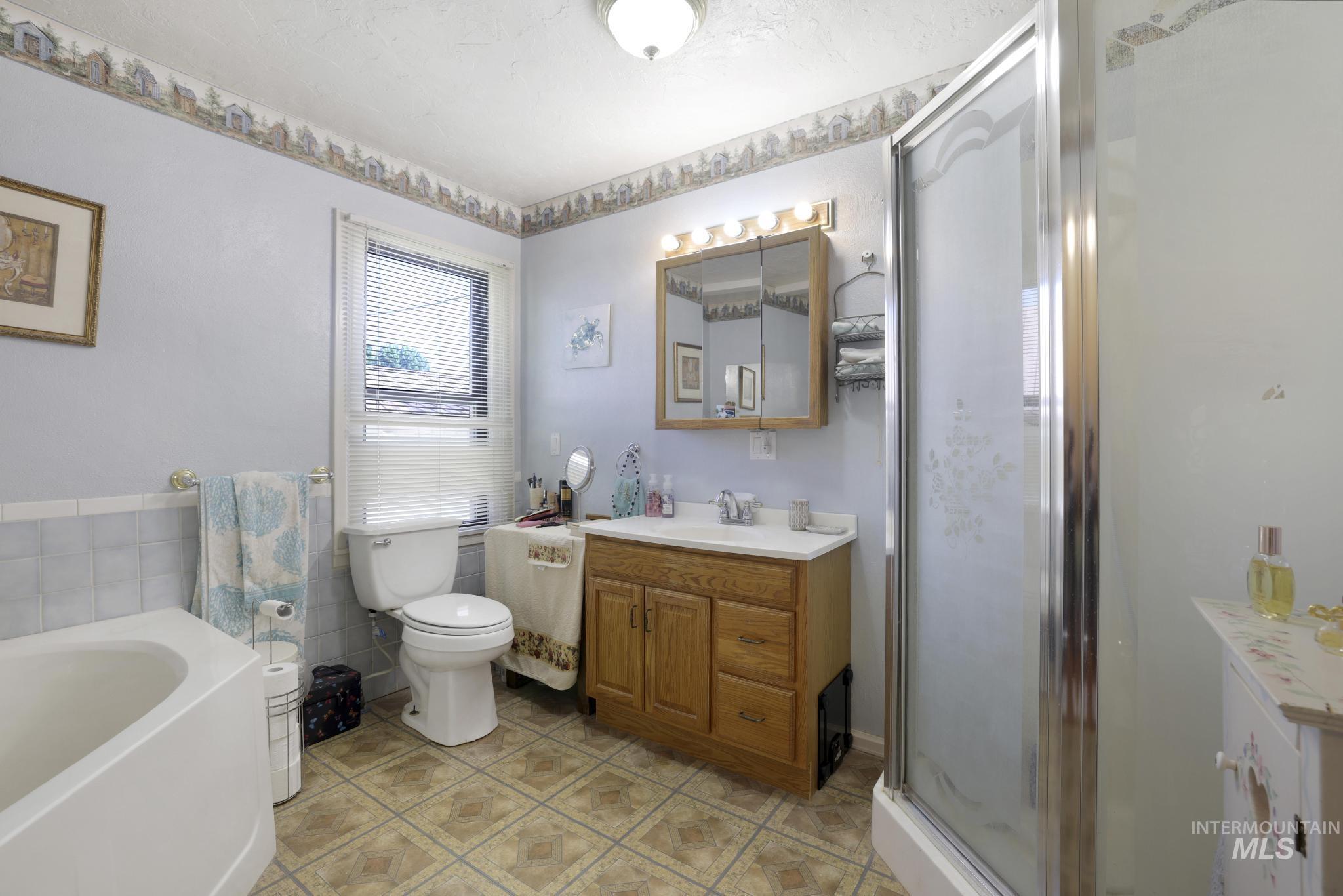 738 3rd Avenue East, Gooding, Idaho 83330, 3 Bedrooms, 2 Bathrooms, Residential For Sale, Price $309,990,MLS 98972389