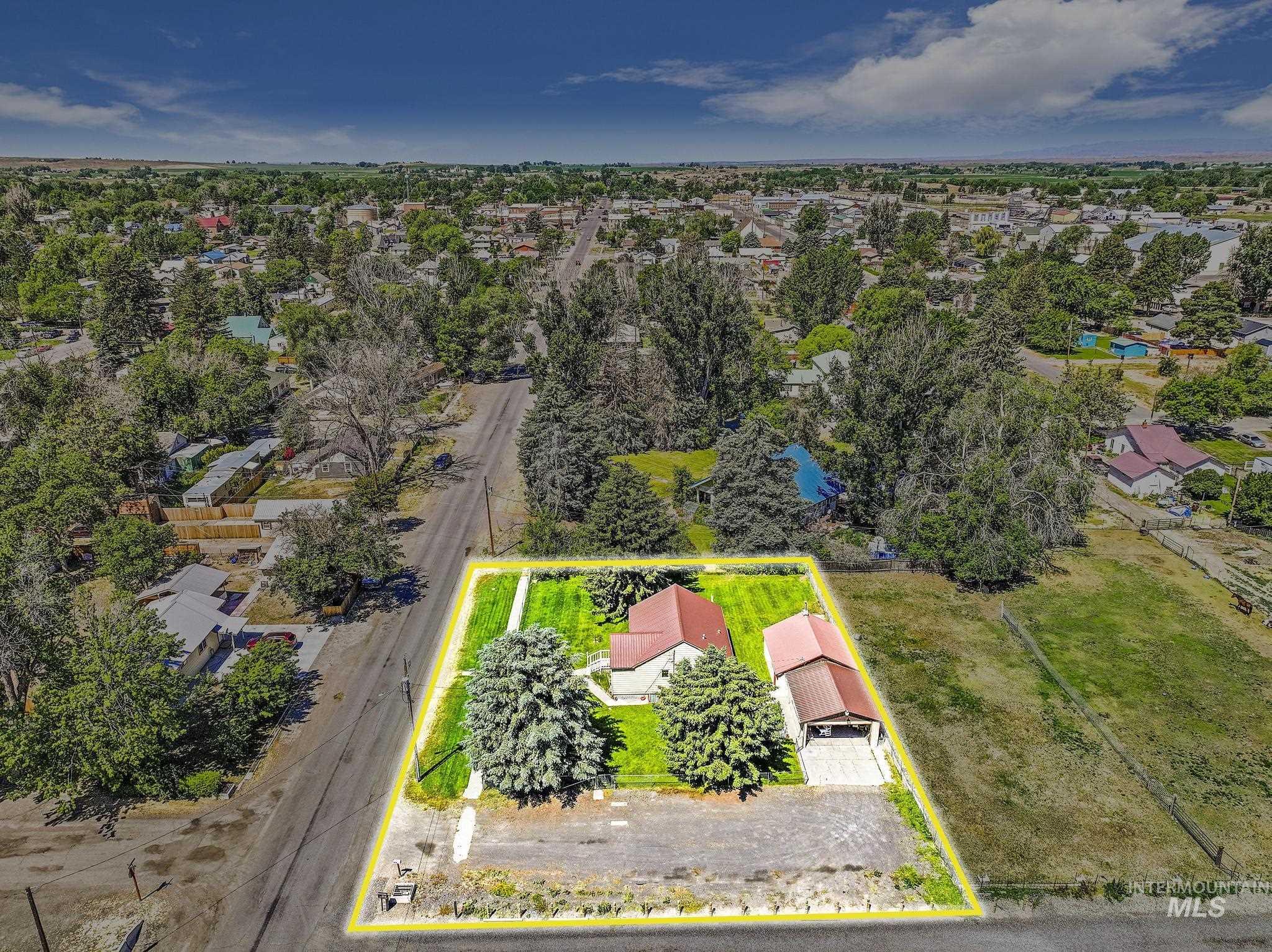 738 3rd Avenue East, Gooding, Idaho 83330, 3 Bedrooms, 2 Bathrooms, Residential For Sale, Price $309,990,MLS 98972389