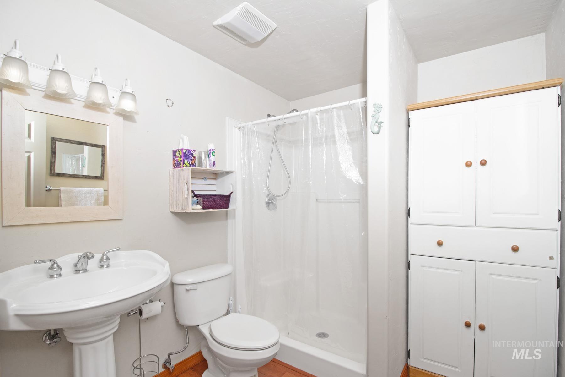 70 Tyler Drive, Bellevue, Idaho 83313, 4 Bedrooms, 4.5 Bathrooms, Residential For Sale, Price $1,180,000,MLS 98972390