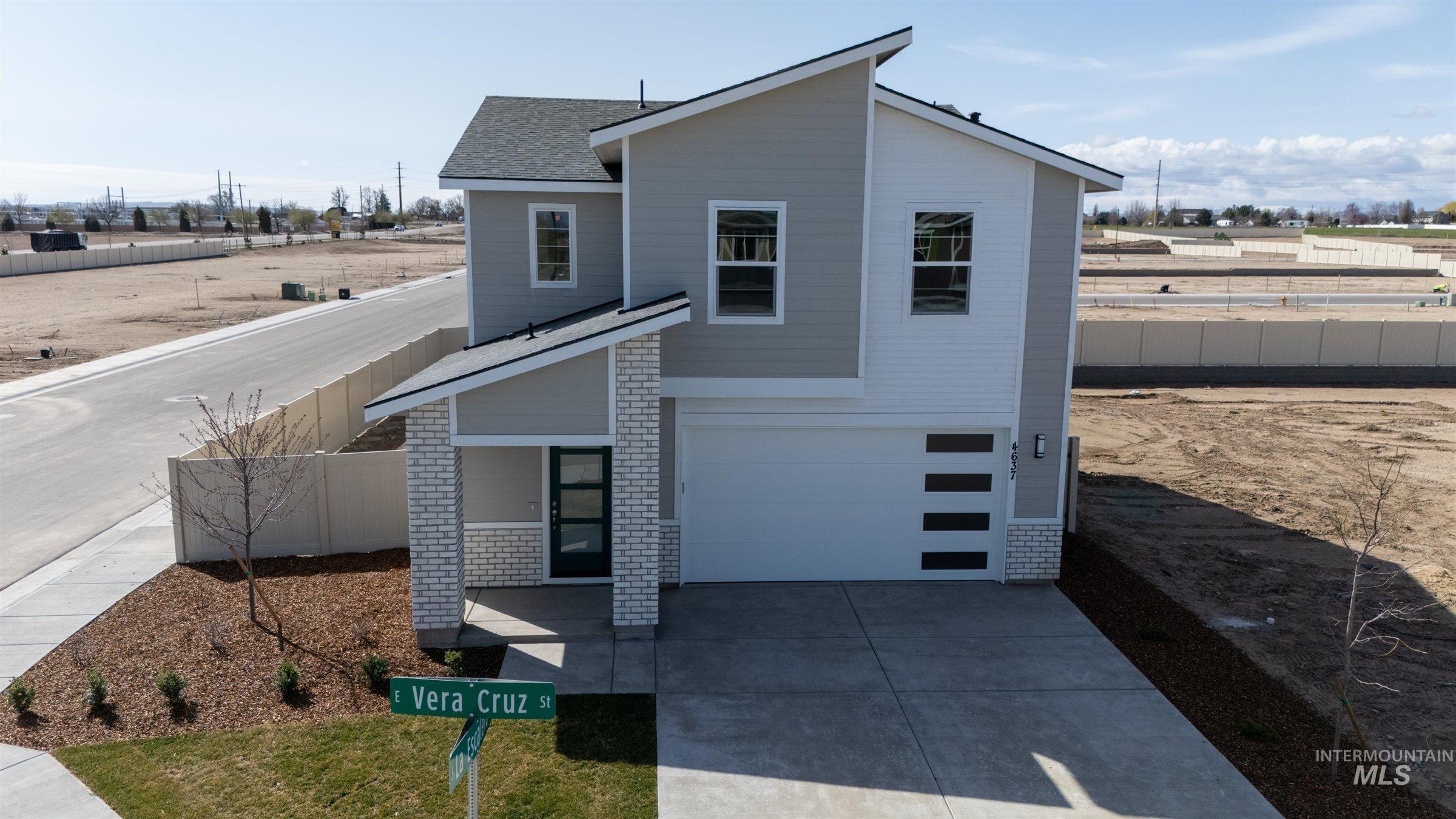 373 W Lyra St, Meridian, Idaho 83642, 3 Bedrooms, 2.5 Bathrooms, Residential For Sale, Price $442,991,MLS 98972391