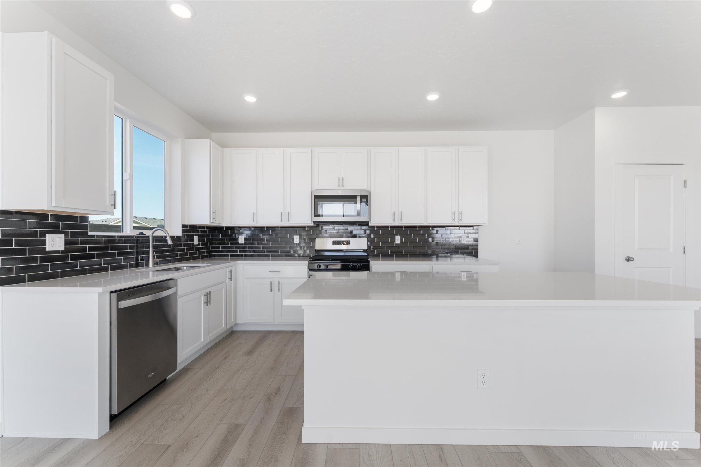 471 W Lyra St, Meridian, Idaho 83642, 3 Bedrooms, 2.5 Bathrooms, Residential For Sale, Price $442,118,MLS 98972394