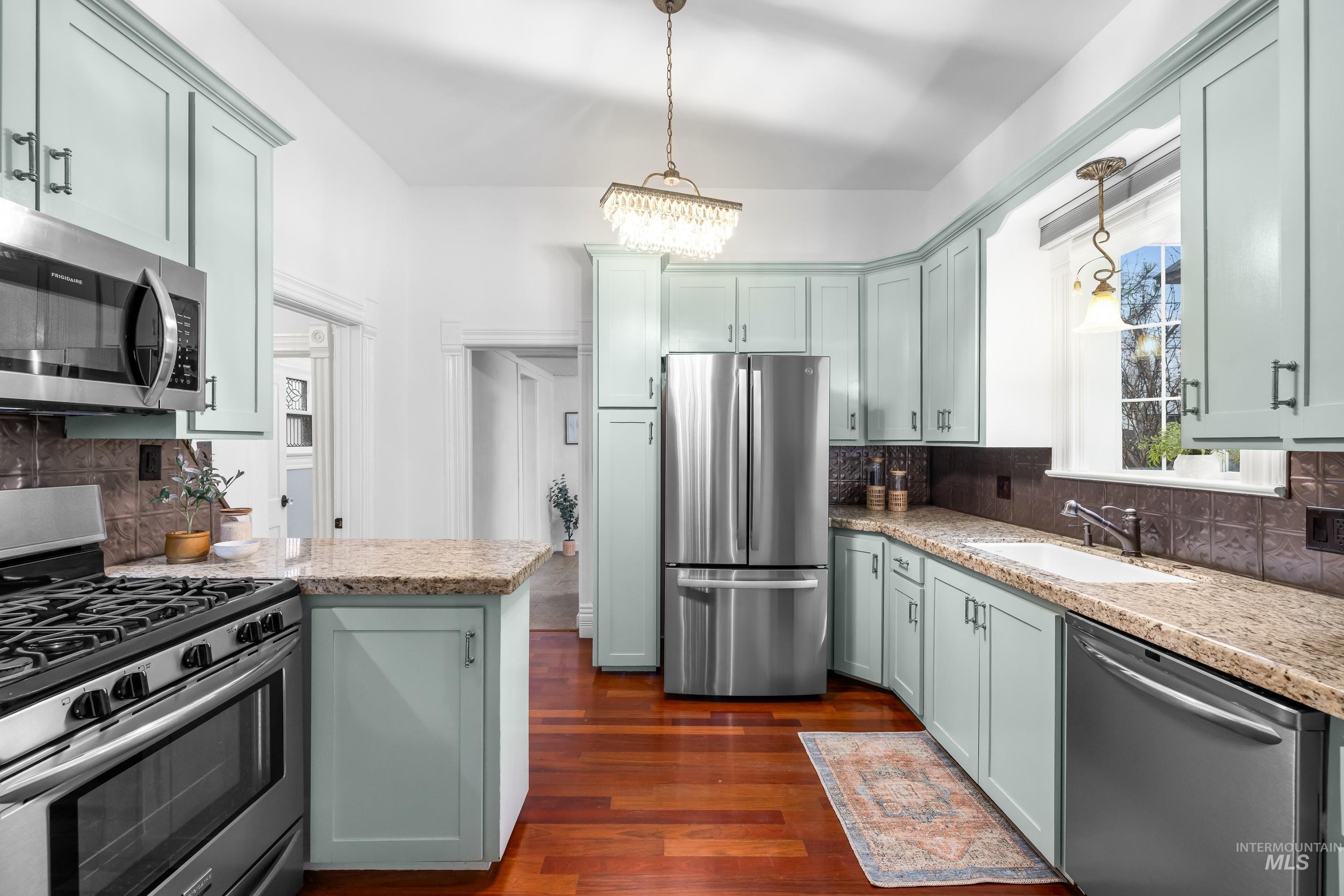 1513 N 8th St, Boise, Idaho 83702, 3 Bedrooms, 3 Bathrooms, Residential For Sale, Price $799,900,MLS 98972397