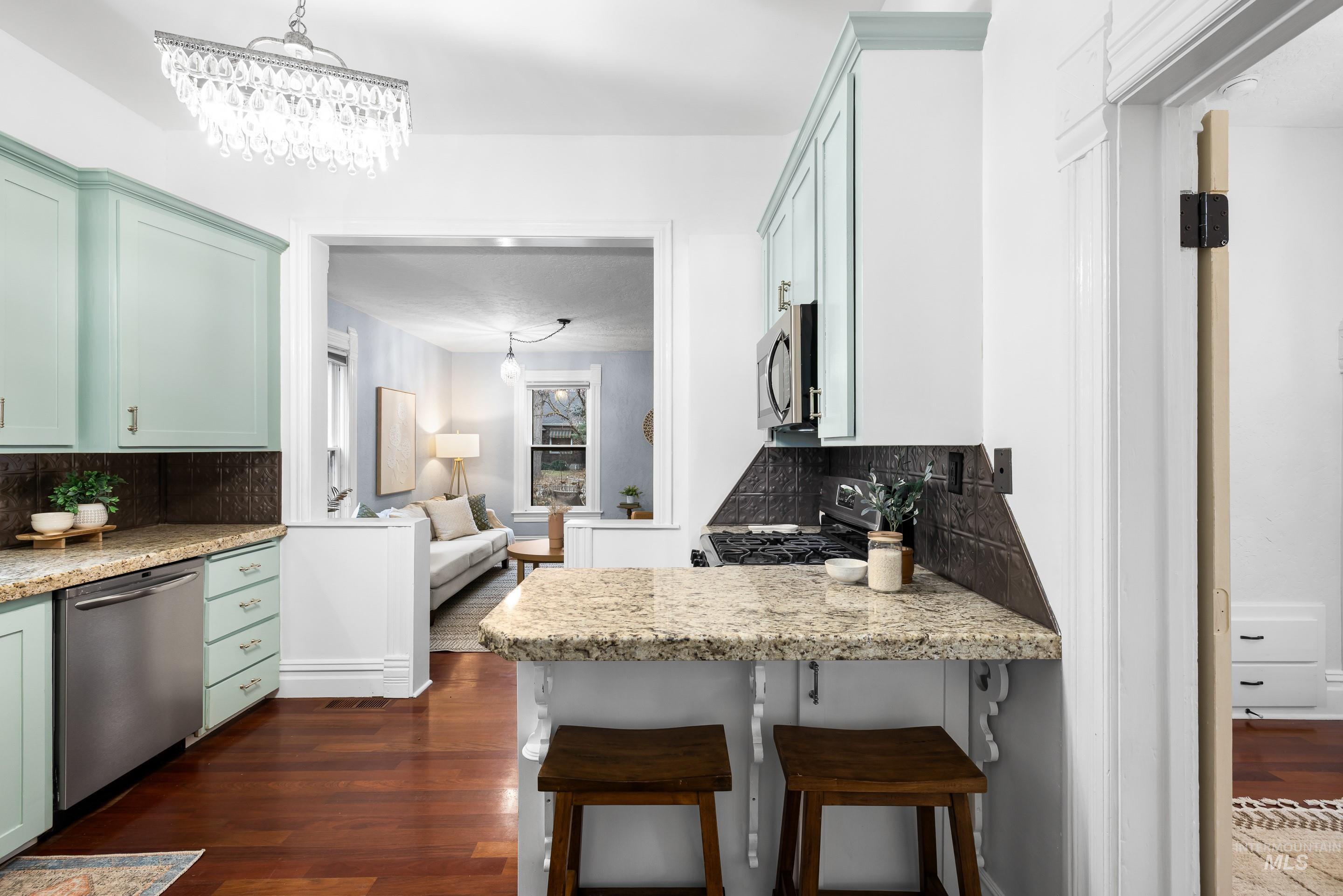 1513 N 8th St, Boise, Idaho 83702, 3 Bedrooms, 3 Bathrooms, Residential For Sale, Price $799,900,MLS 98972397