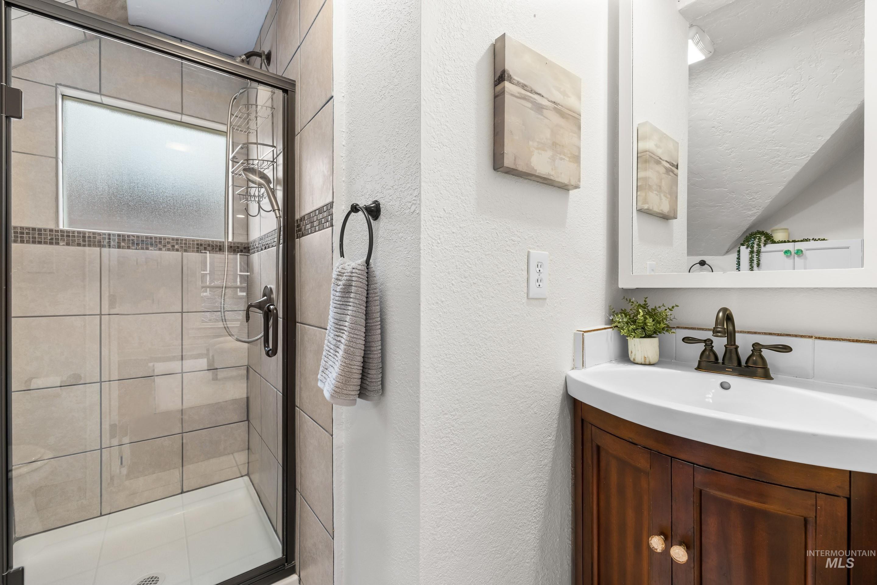 1513 N 8th St, Boise, Idaho 83702, 3 Bedrooms, 3 Bathrooms, Residential For Sale, Price $799,900,MLS 98972397