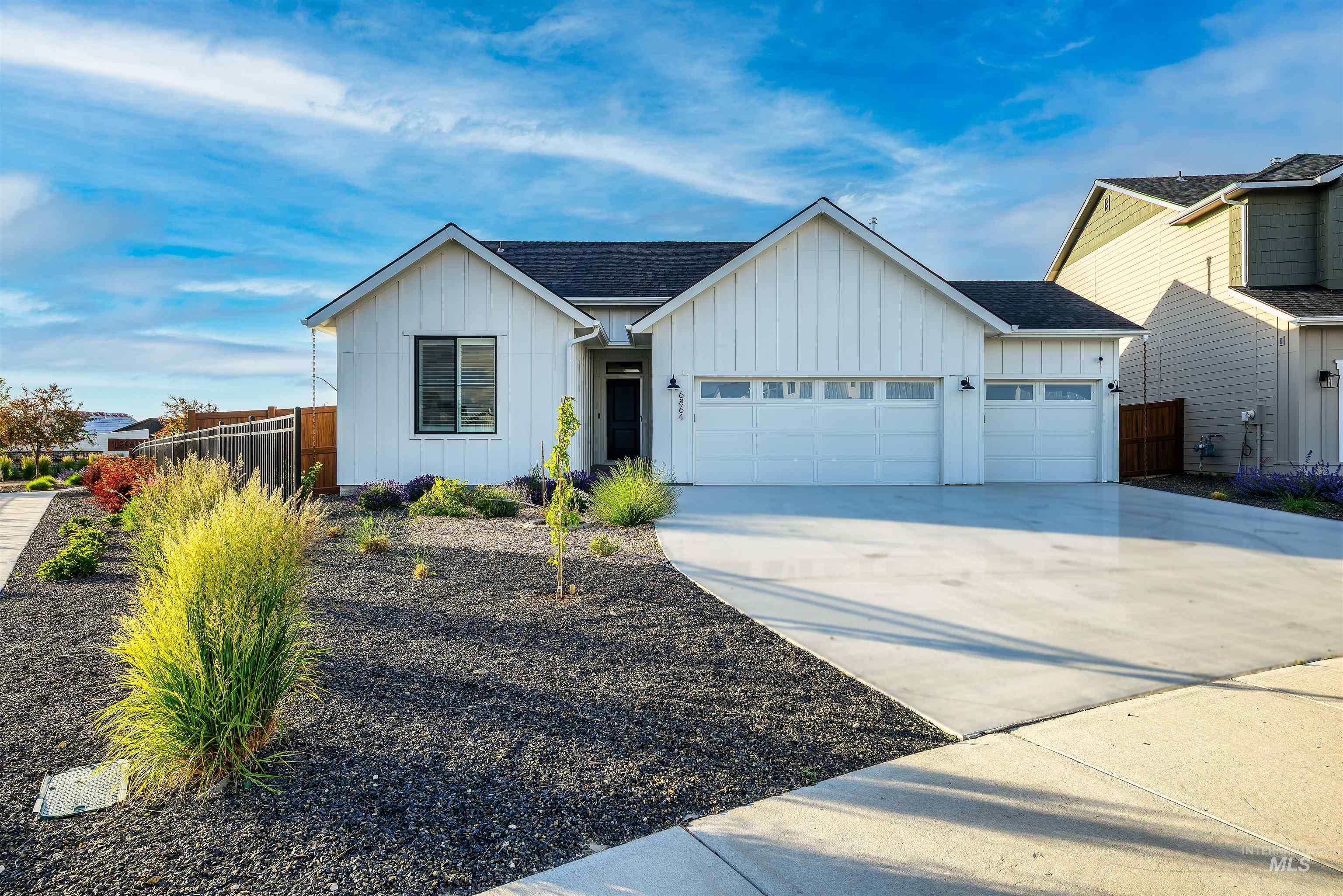 6864 W Corona Street, Boise, Idaho 83709, 4 Bedrooms, 2 Bathrooms, Residential For Sale, Price $575,000,MLS 98972400