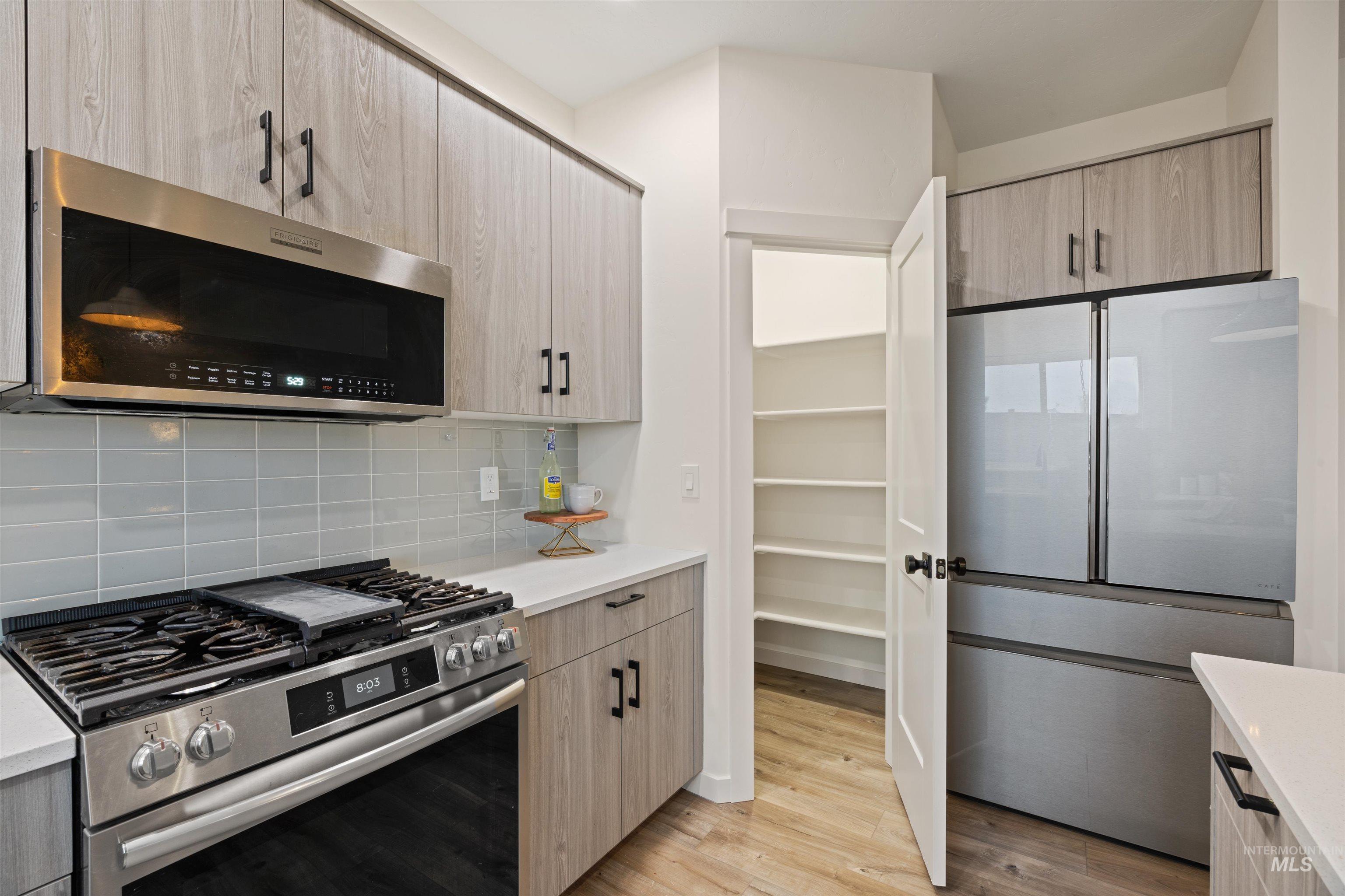 6864 W Corona Street, Boise, Idaho 83709, 4 Bedrooms, 2 Bathrooms, Residential For Sale, Price $589,900,MLS 98972400