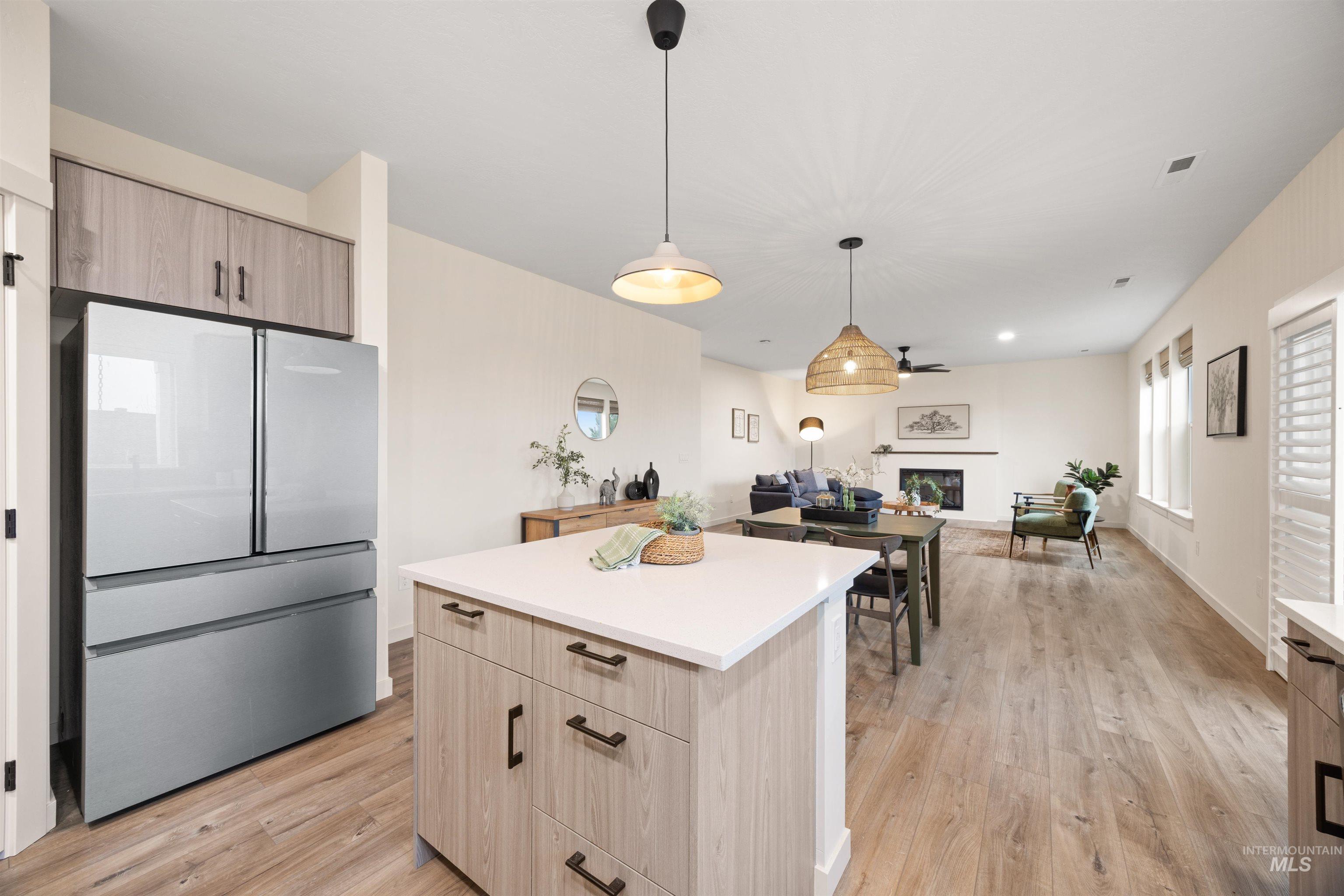 6864 W Corona Street, Boise, Idaho 83709, 4 Bedrooms, 2 Bathrooms, Residential For Sale, Price $589,900,MLS 98972400