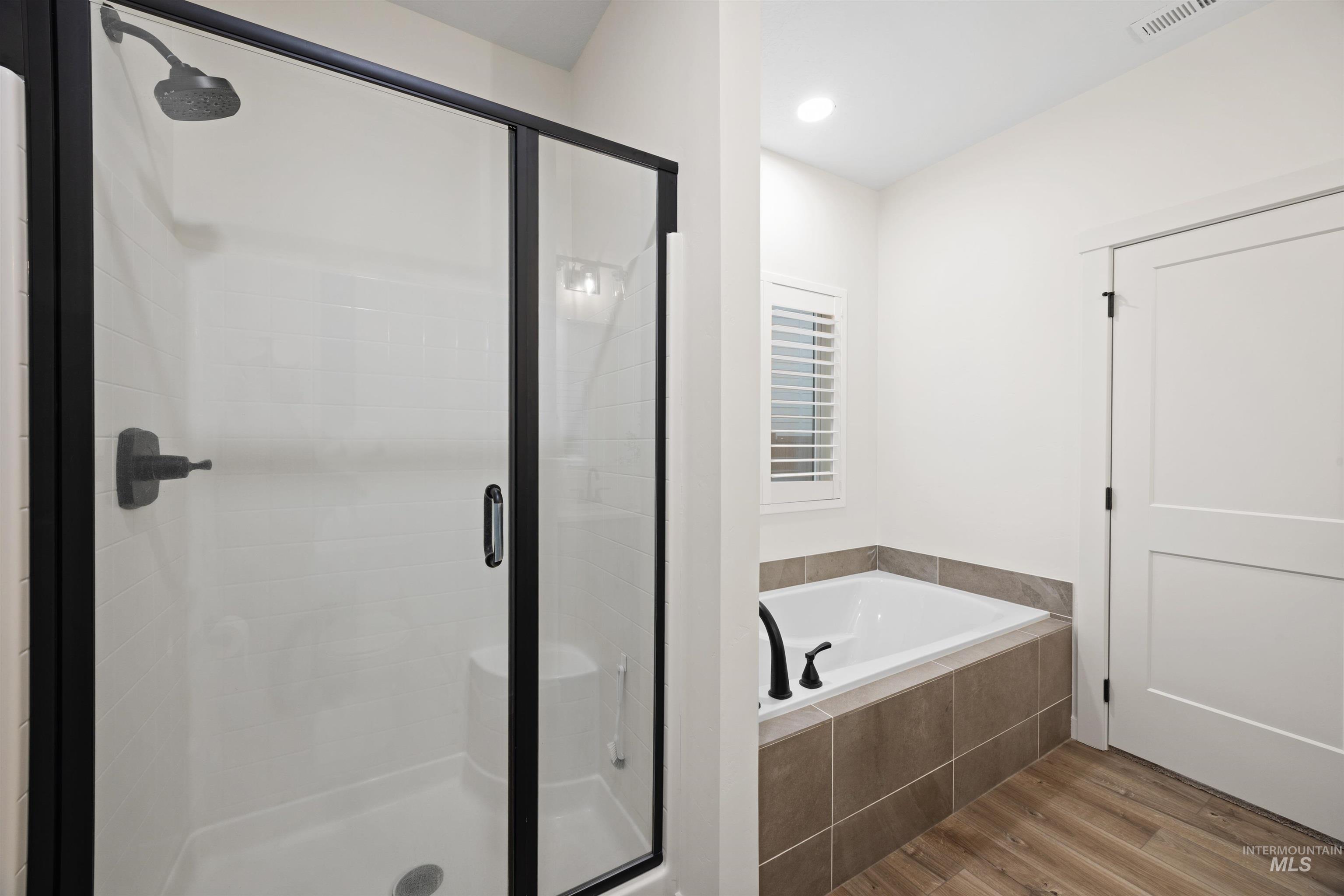 6864 W Corona Street, Boise, Idaho 83709, 4 Bedrooms, 2 Bathrooms, Residential For Sale, Price $589,900,MLS 98972400