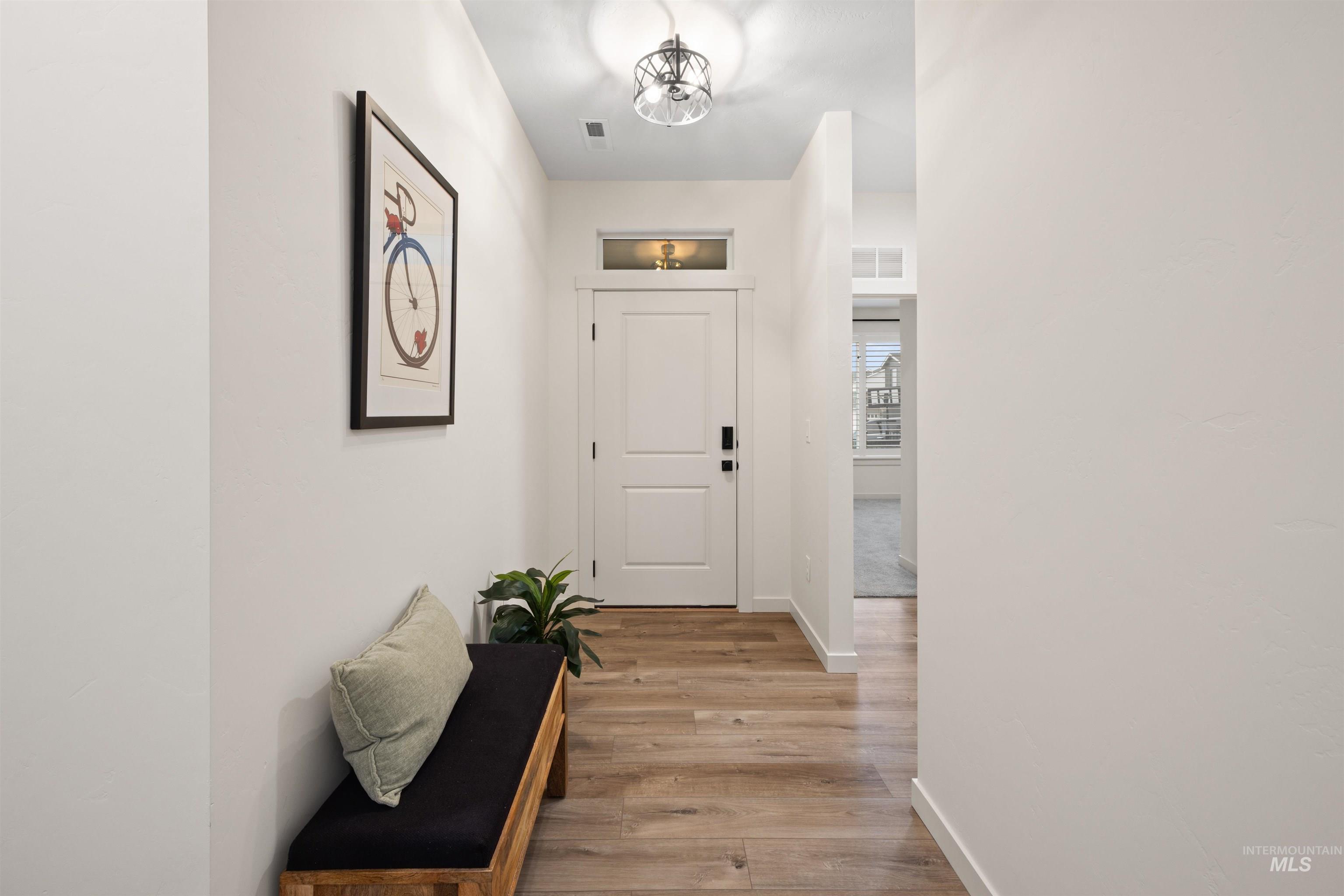 6864 W Corona Street, Boise, Idaho 83709, 4 Bedrooms, 2 Bathrooms, Residential For Sale, Price $589,900,MLS 98972400