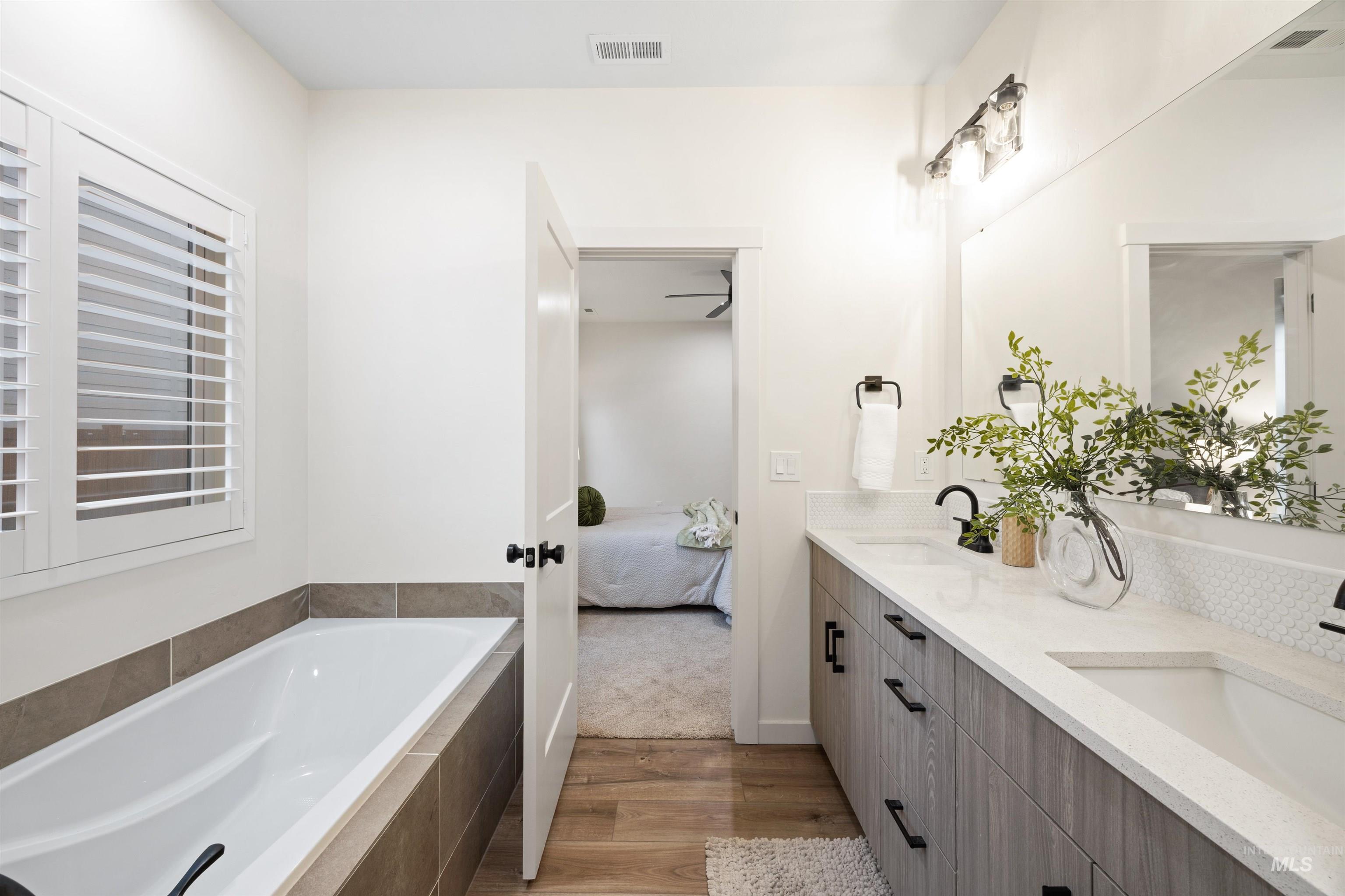 6864 W Corona Street, Boise, Idaho 83709, 4 Bedrooms, 2 Bathrooms, Residential For Sale, Price $589,900,MLS 98972400