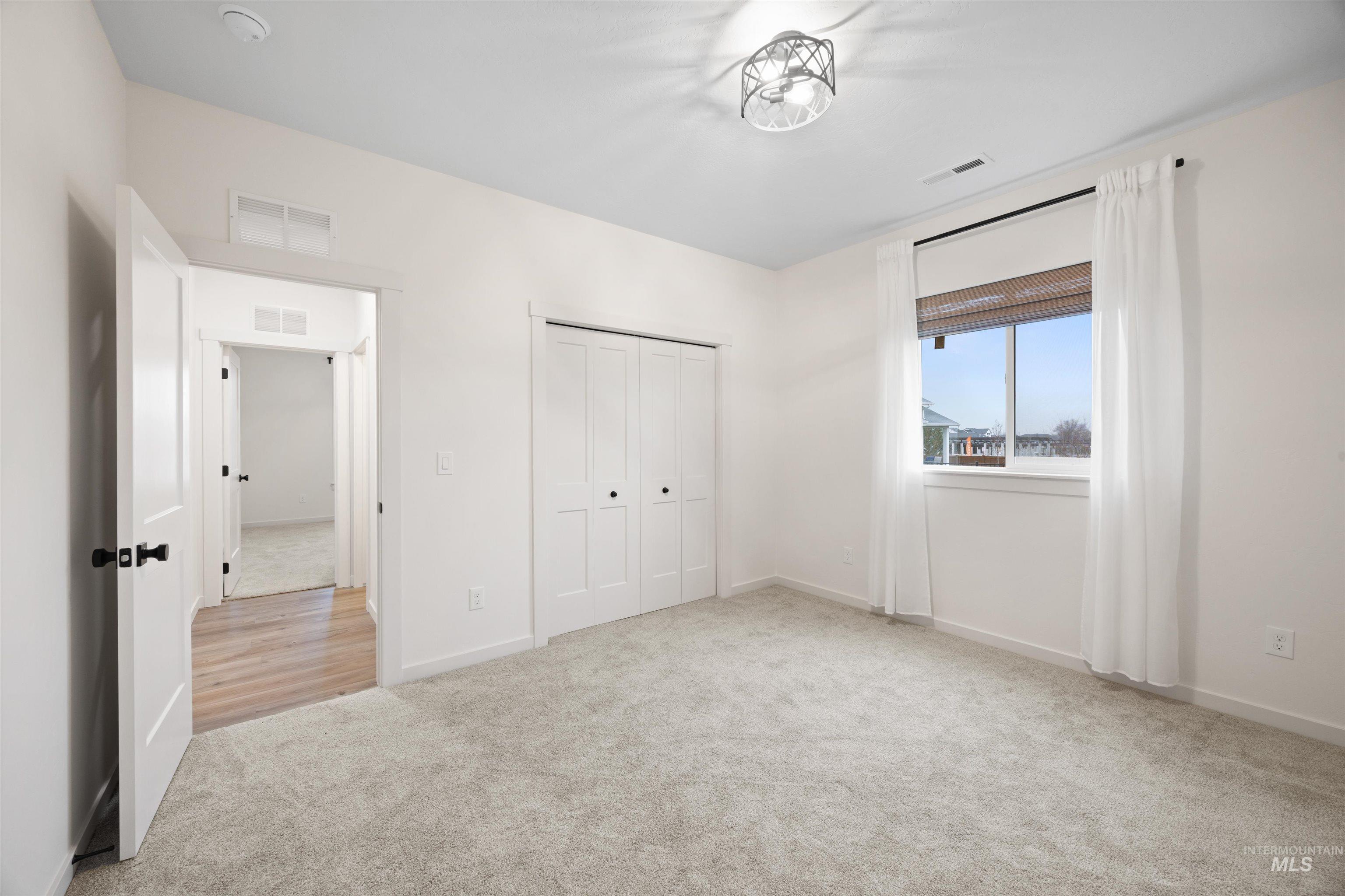 6864 W Corona Street, Boise, Idaho 83709, 4 Bedrooms, 2 Bathrooms, Residential For Sale, Price $589,900,MLS 98972400