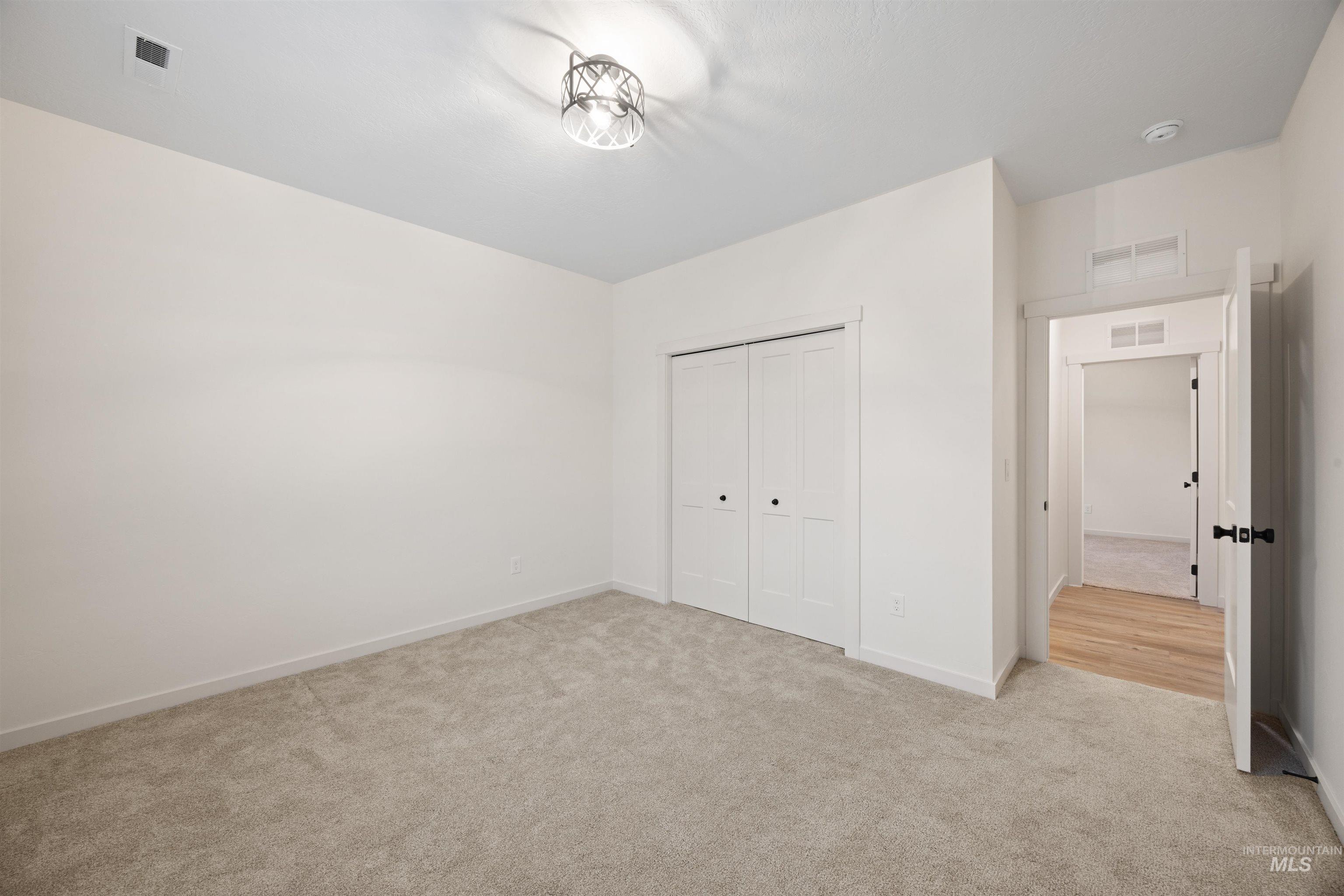 6864 W Corona Street, Boise, Idaho 83709, 4 Bedrooms, 2 Bathrooms, Residential For Sale, Price $589,900,MLS 98972400